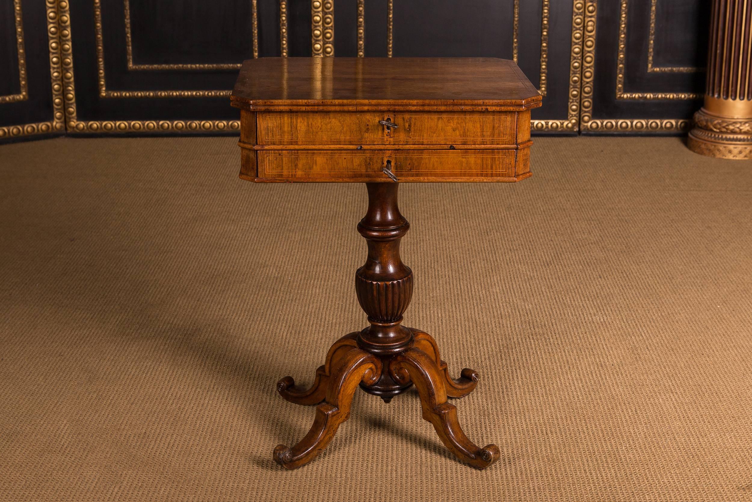 German 19th Century Original Biedermeier Sewing Table circa 1835 with Mahogany Veneer For Sale
