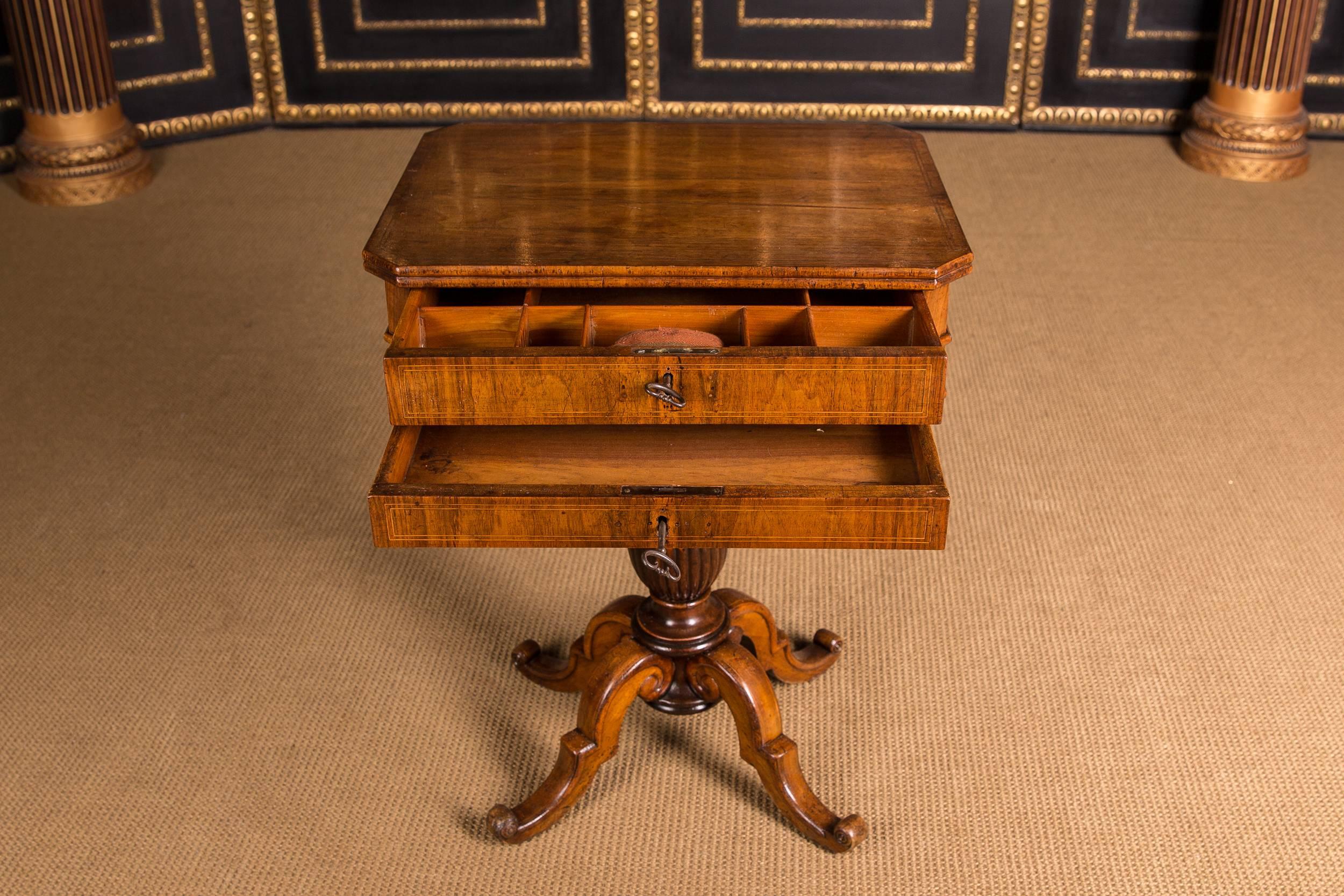 19th Century Original Biedermeier Sewing Table circa 1835 with Mahogany Veneer For Sale 3