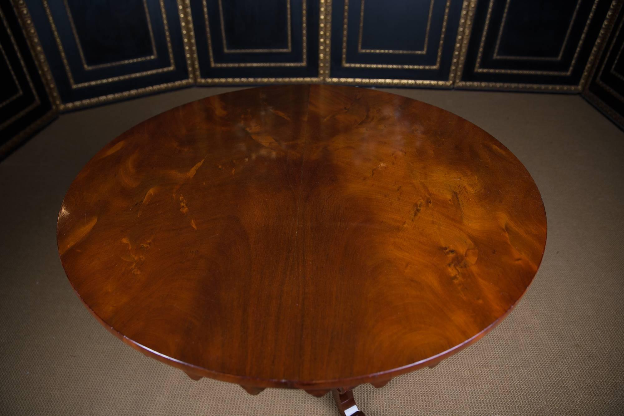 Allemand Table Biedermeier d'origine du 19ème siècle en bois d'acajou patiné chaud en vente