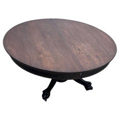 Table basse à pied en forme de griffe, peinte en noir, du 19e siècle