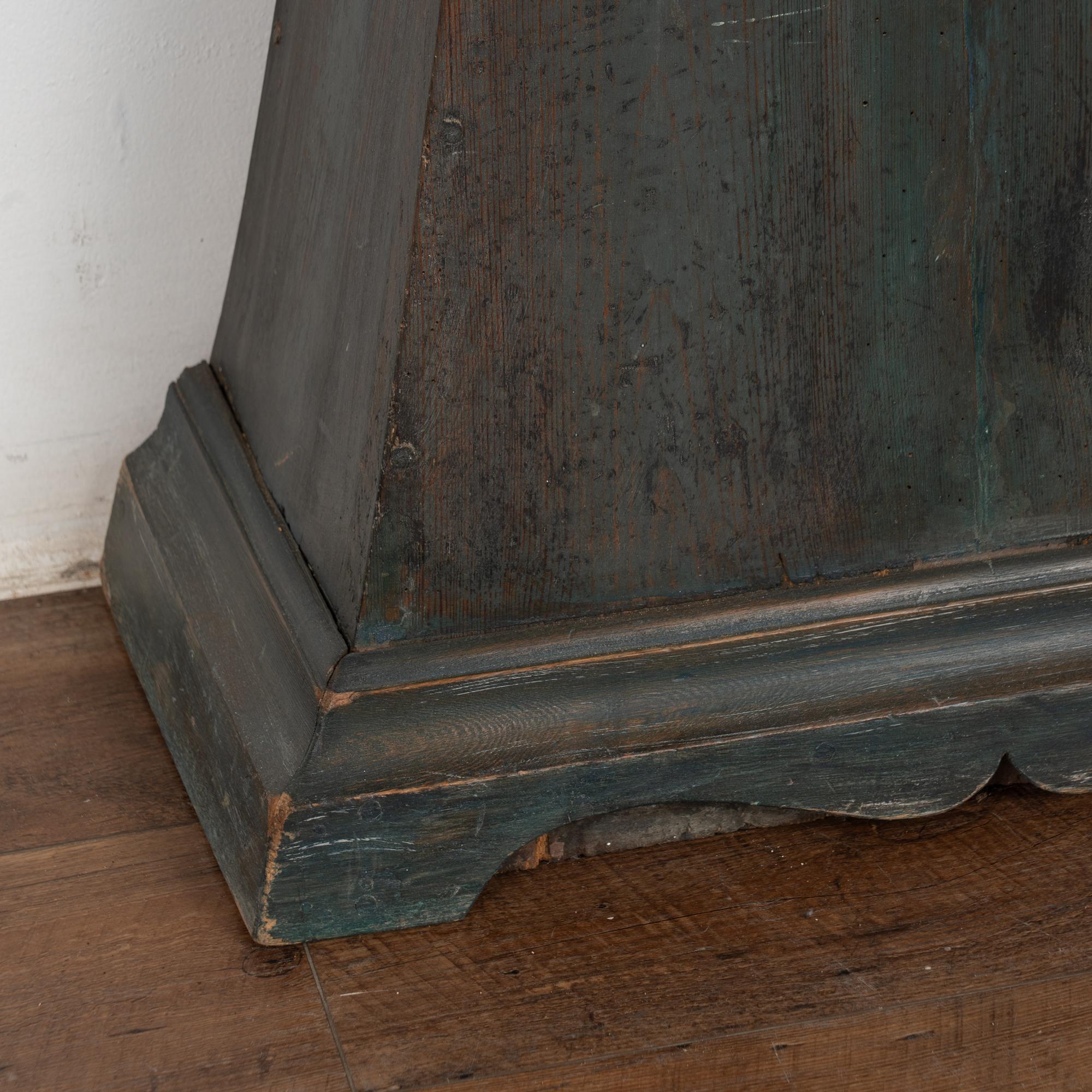 19th Century Original Blue Painted Swedish Mora Grandfather Clock For Sale 4