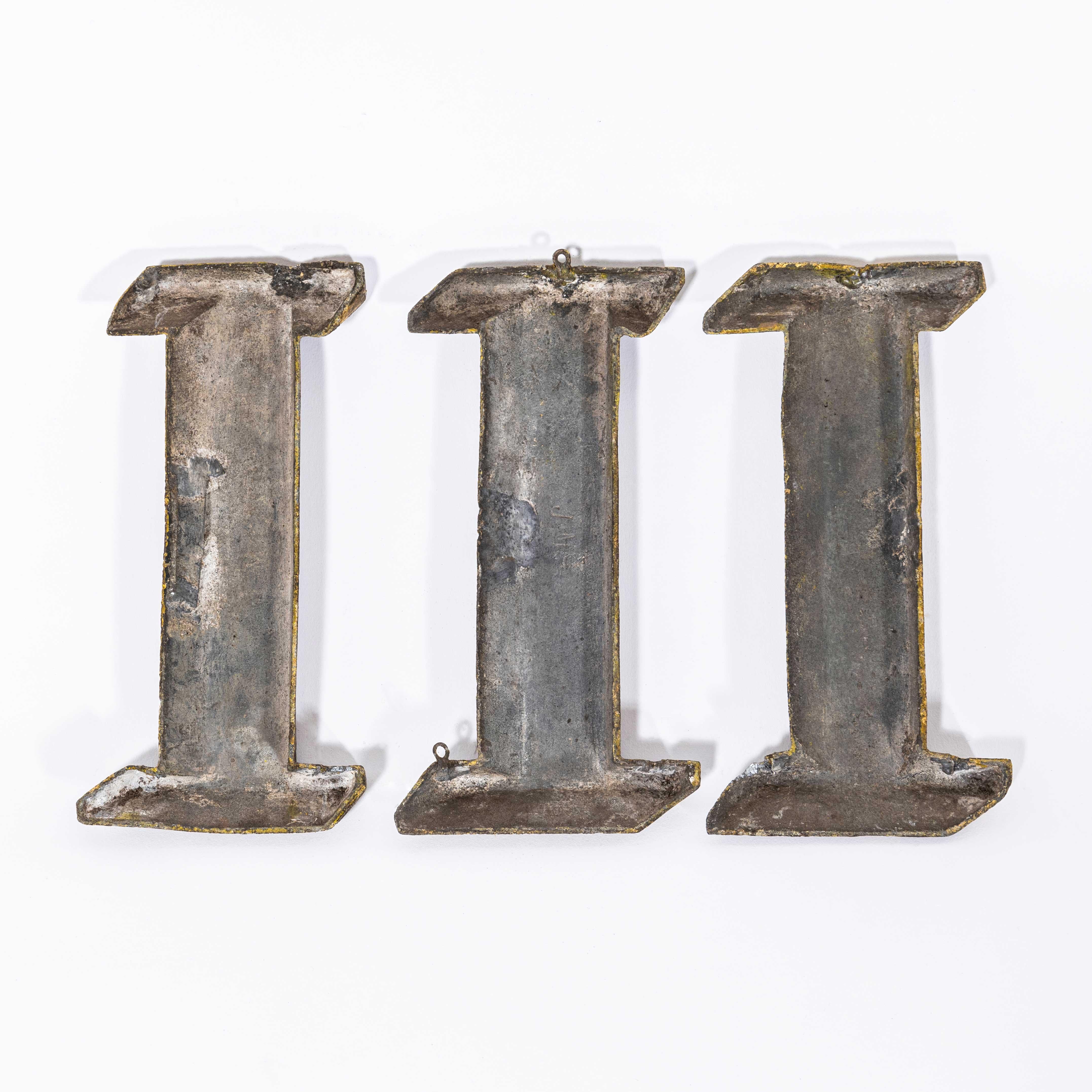 Original französischer kleiner Shop- Signage-Brief des 19. Jahrhunderts - I (Französisch) im Angebot
