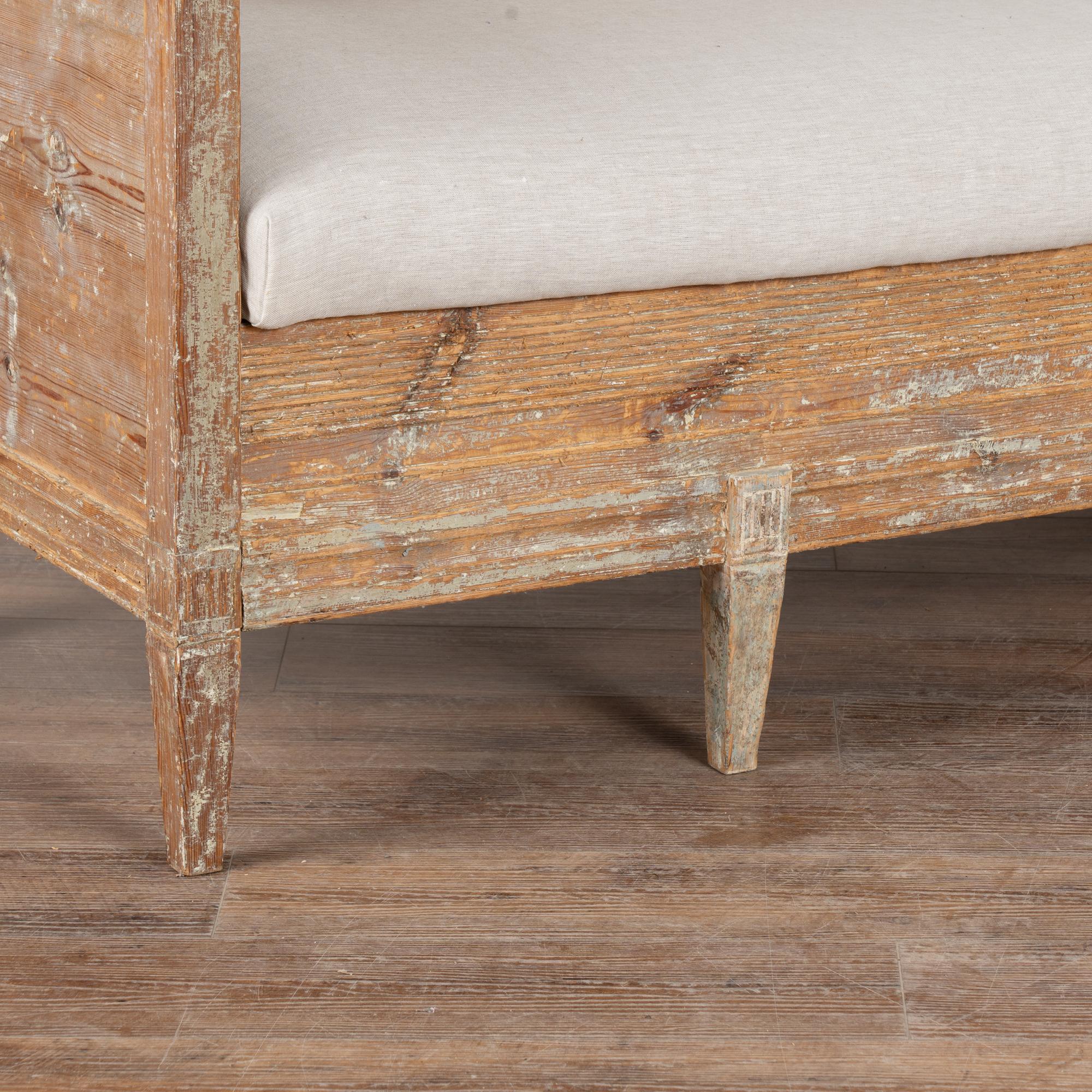 19th Century Original Gray Painted Swedish Gustavian Bench In Good Condition In Round Top, TX