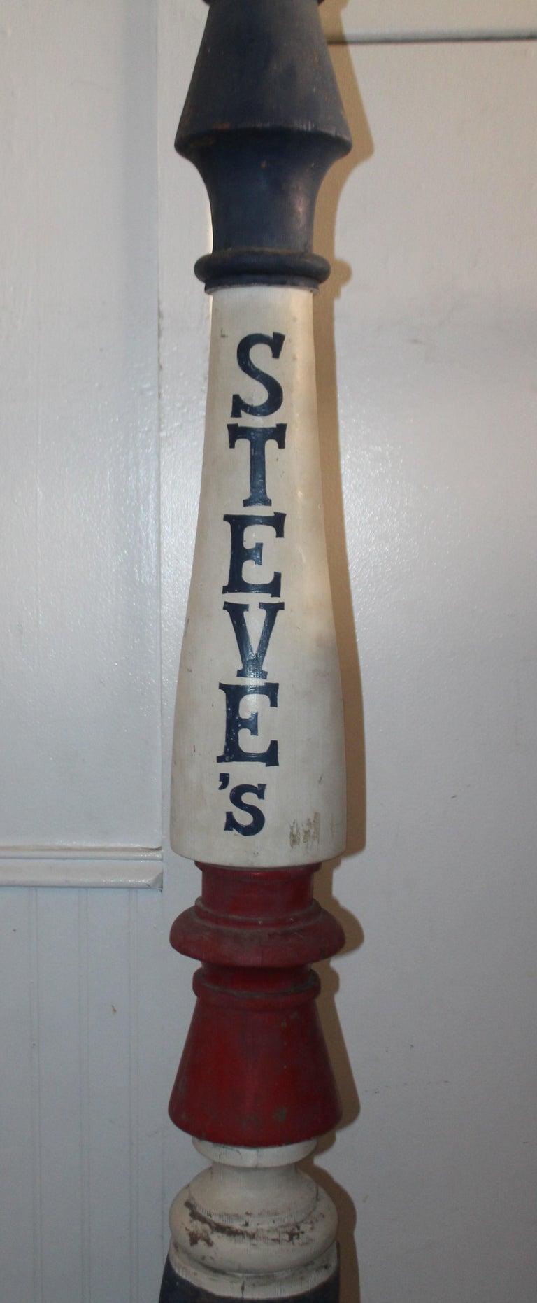 XIXe siècle Pole de barbier peint d'origine du 19ème siècle sur roues en vente