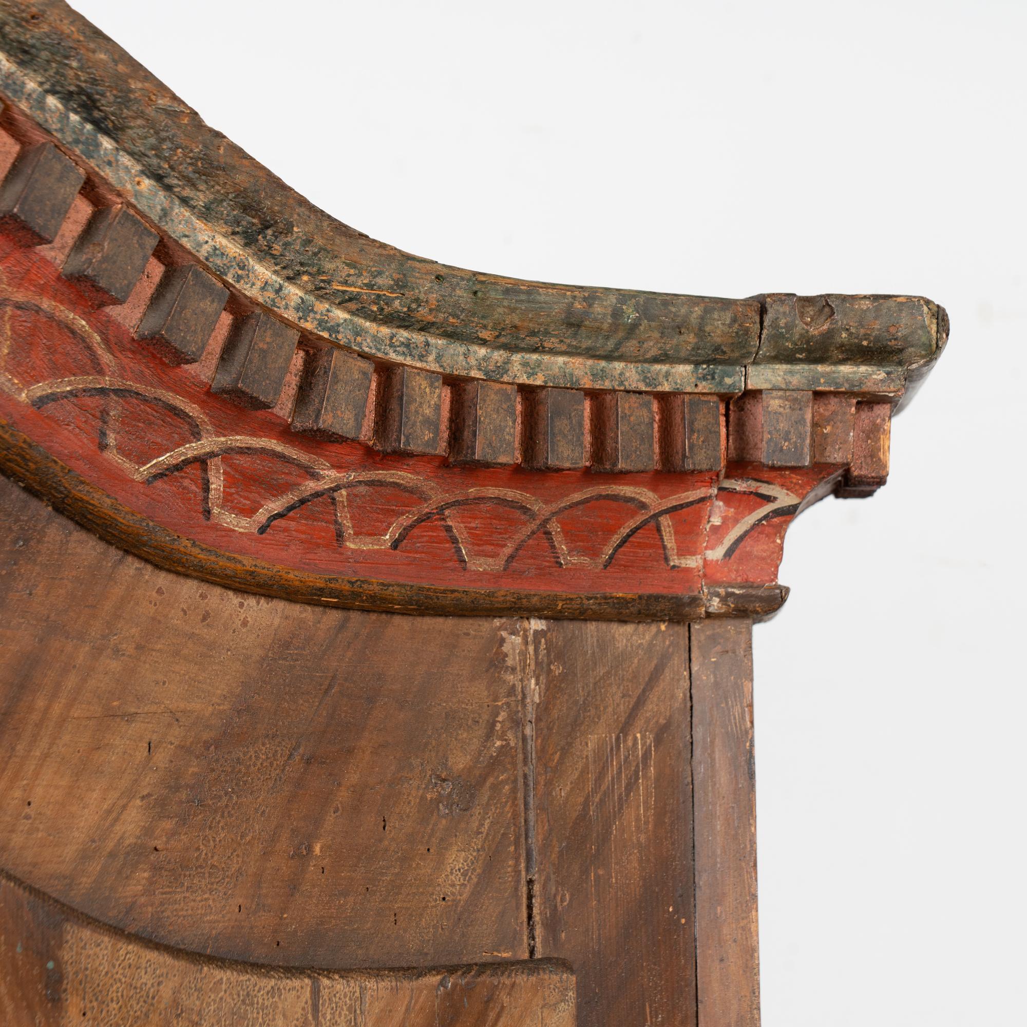 Armoire in pino dipinto originale del 19° secolo con uccelli in vendita 1