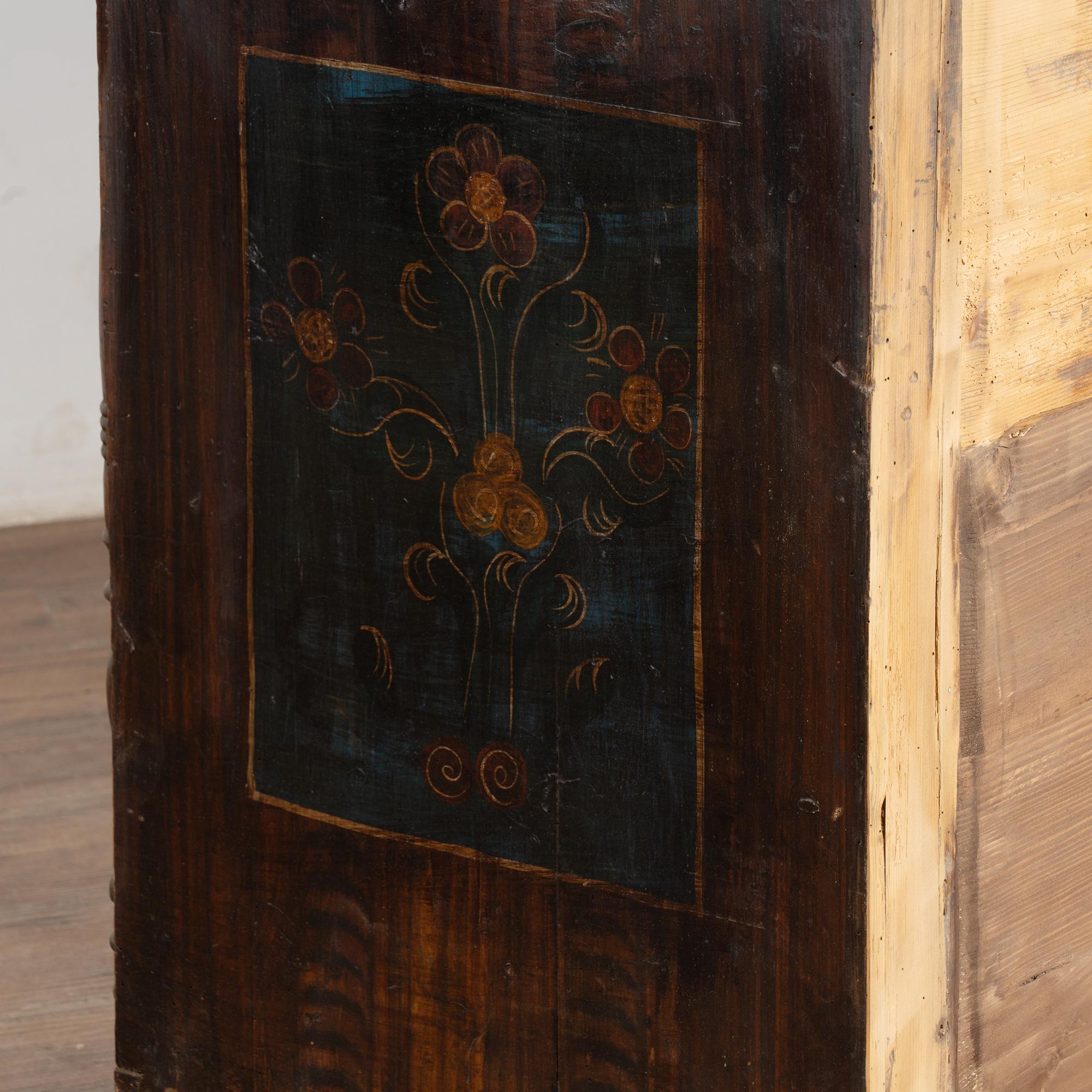 19th Century Original Painted Pine Chest of Three Drawers 5