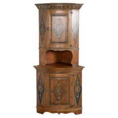 Armoire d'angle en pin suédois peint d'origine du 19e siècle