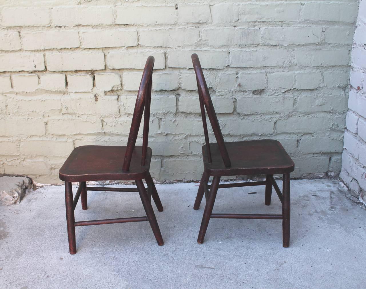 19th Century Original Red Painted Children's Table and Collection of Four Chairs In Good Condition In Los Angeles, CA