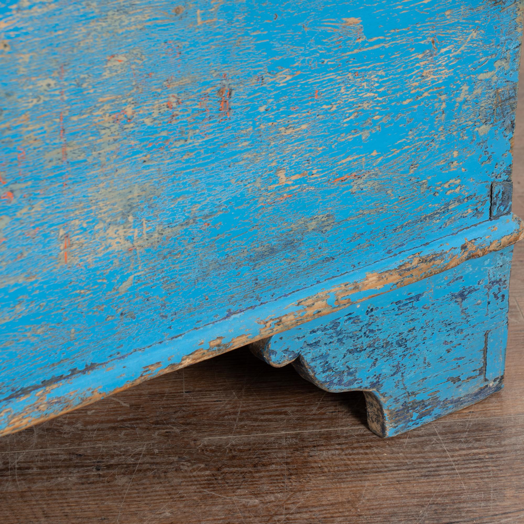 19th Century Original Rustic Blue Flat Top Pine Trunk, Hungary 6