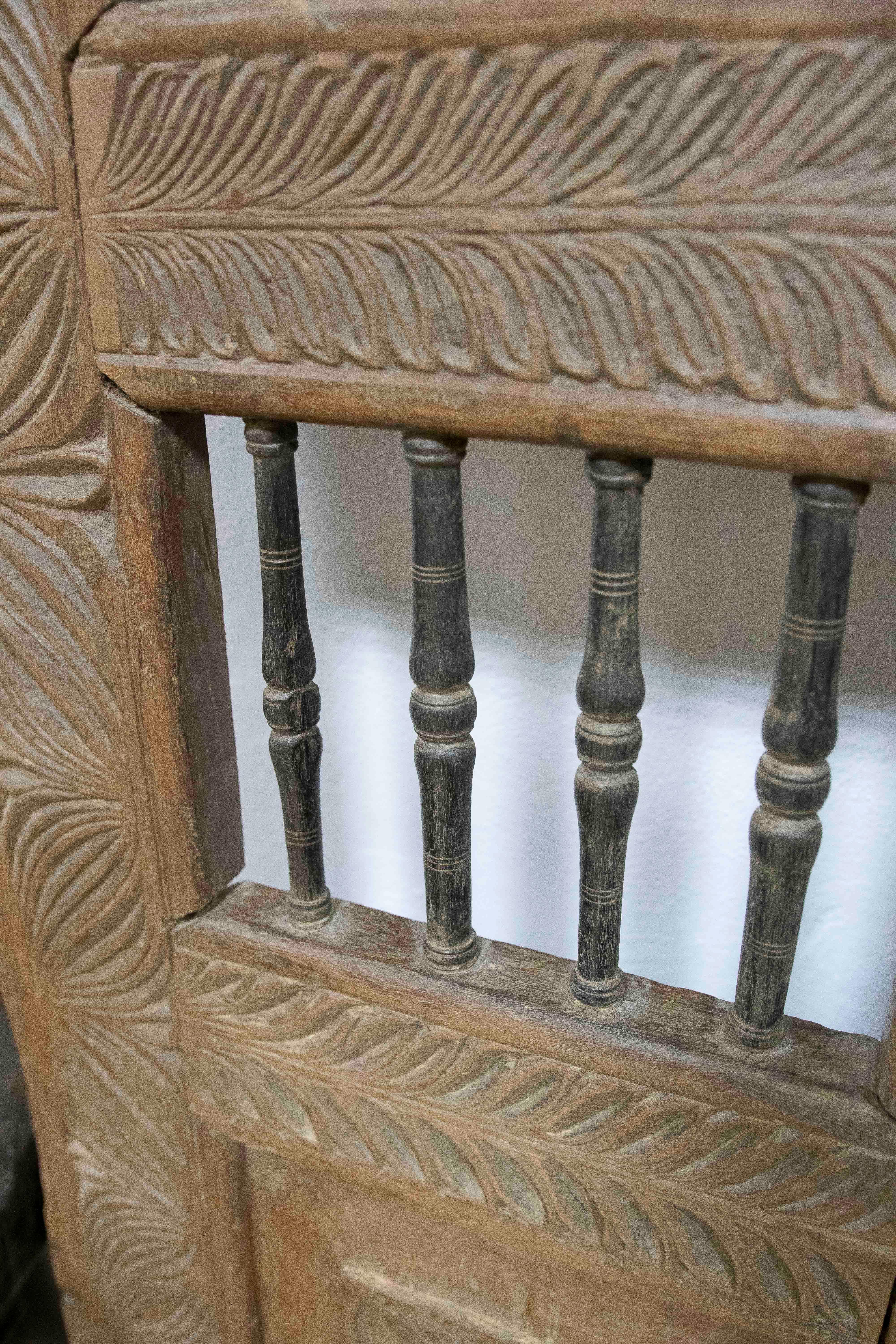 19th Century Orissa Hand-Carved Wooden Door with Animal Decoration For Sale 9