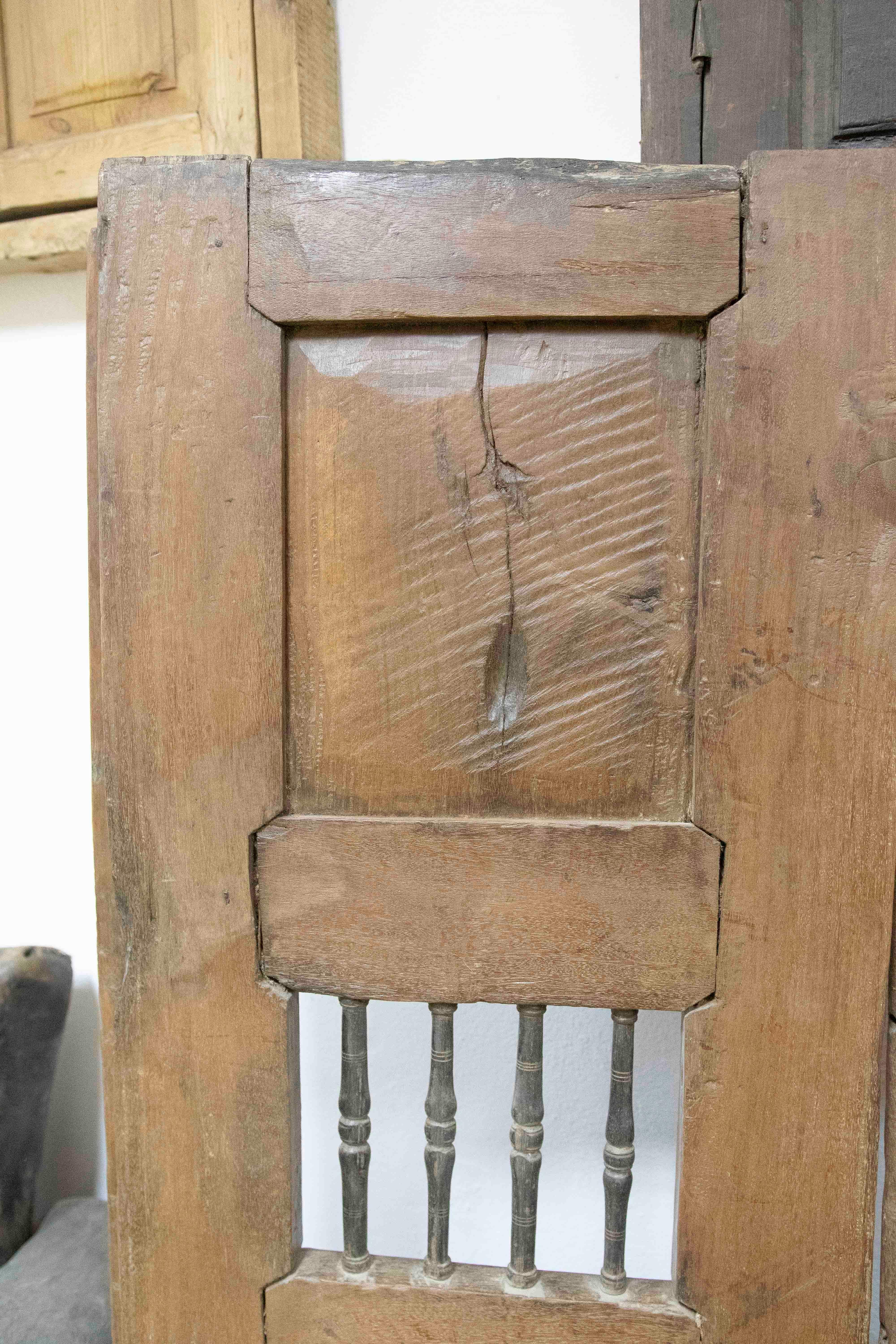 19th Century Orissa Hand-Carved Wooden Door with Animal Decoration For Sale 12