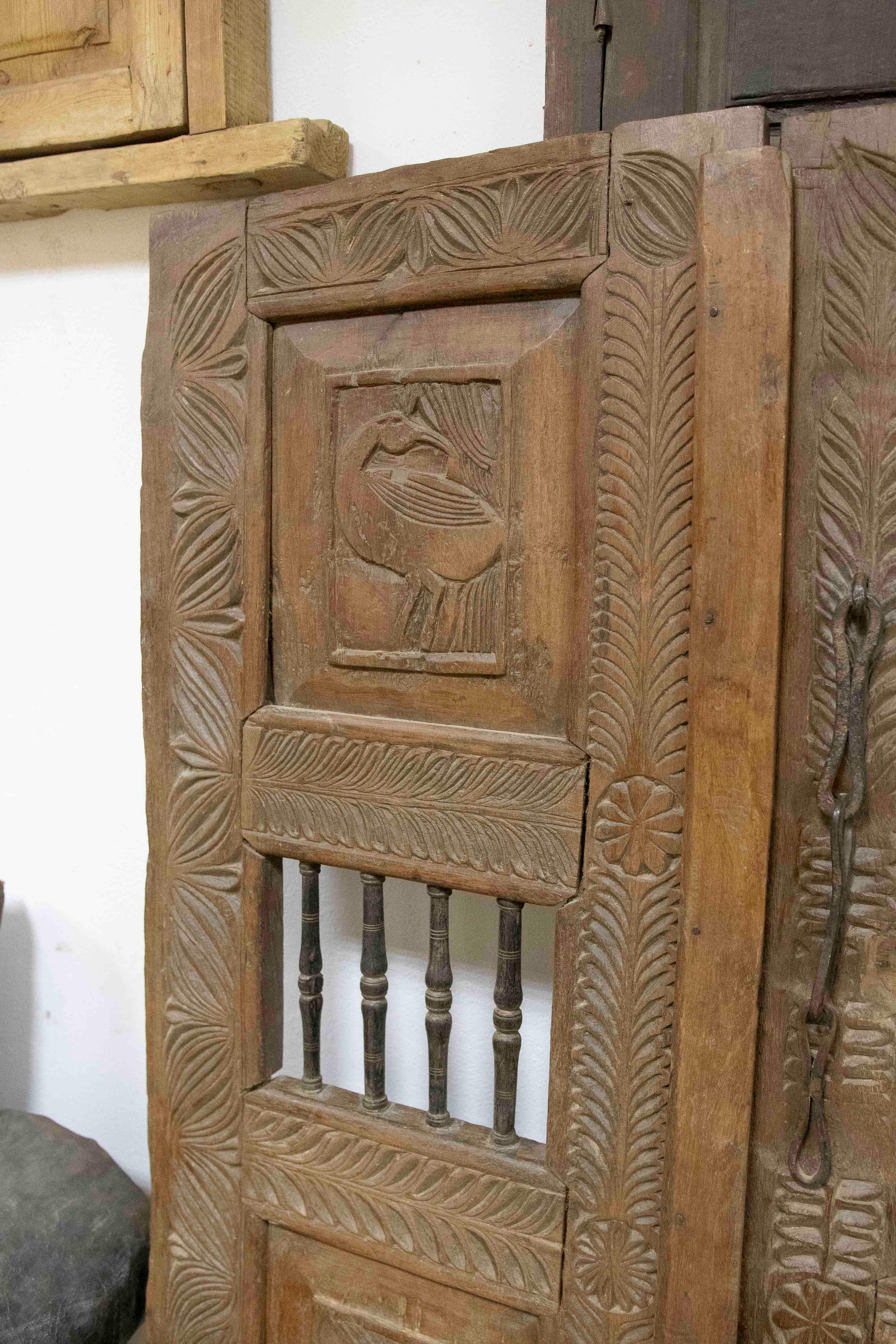 19th Century Orissa Hand-Carved Wooden Door with Animal Decoration 