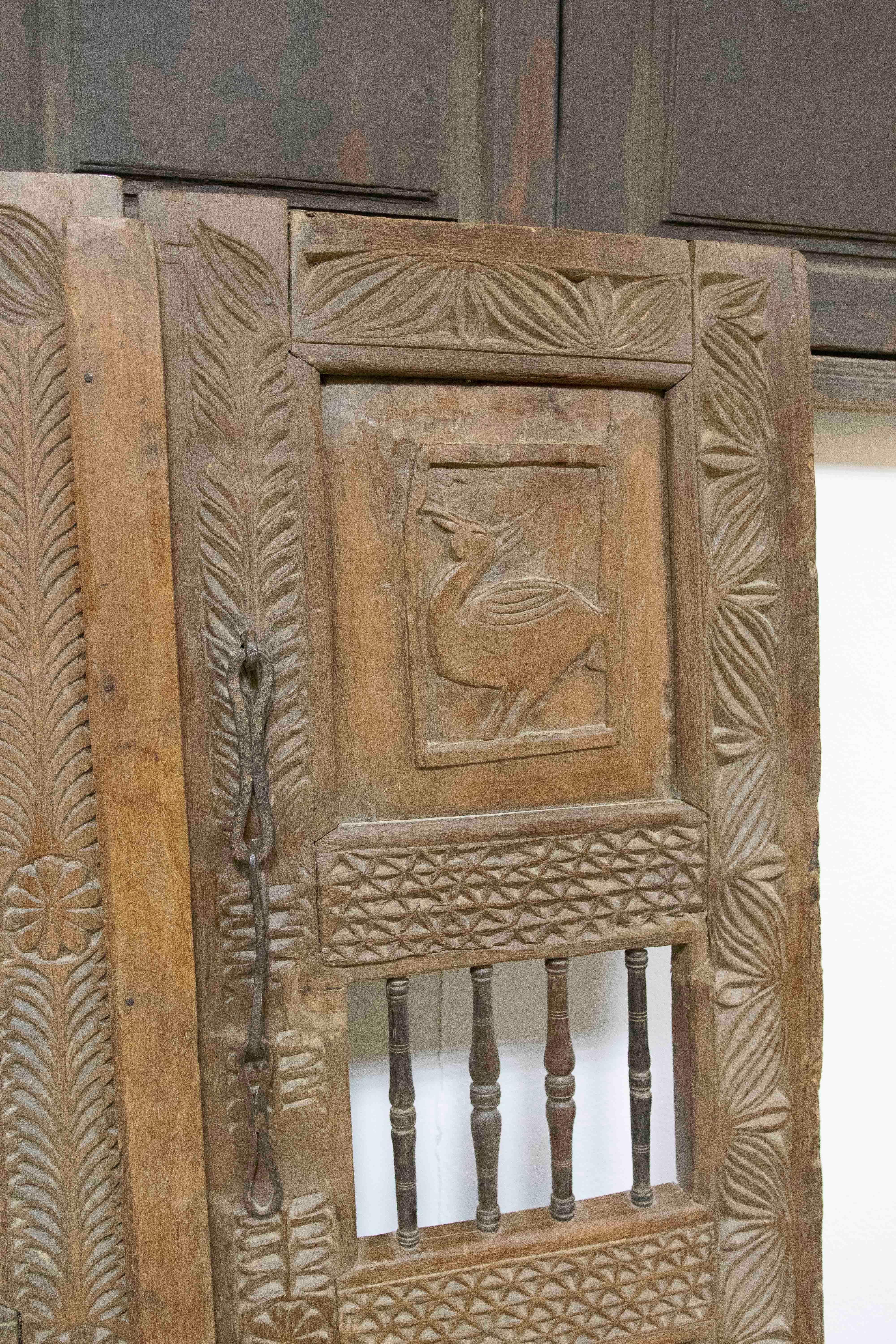 Indian 19th Century Orissa Hand-Carved Wooden Door with Animal Decoration For Sale
