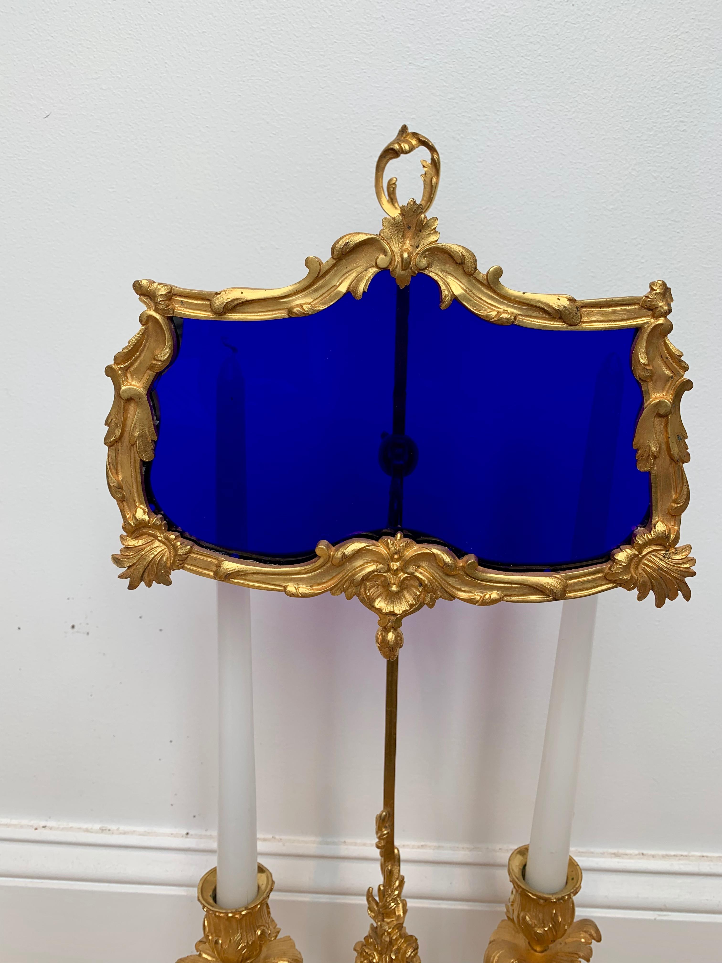 19th Century Ormolu and Cobalt Glass Miracle Bouillotte Lamp (19. Jahrhundert)