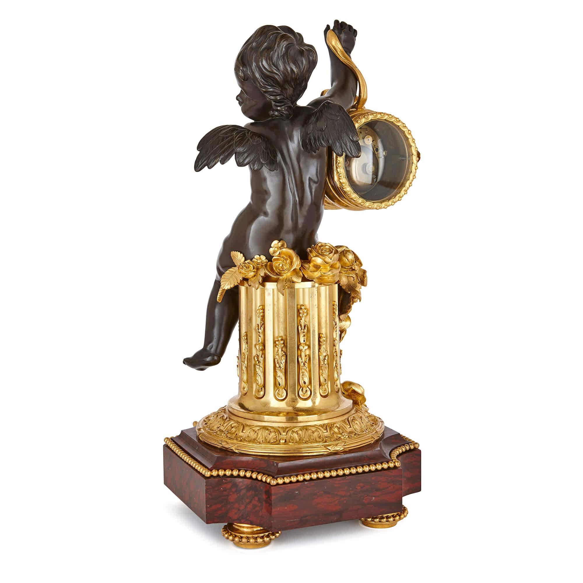 Belle Époque Pendule de cheminée du XIXe siècle en bronze doré et marbre en vente