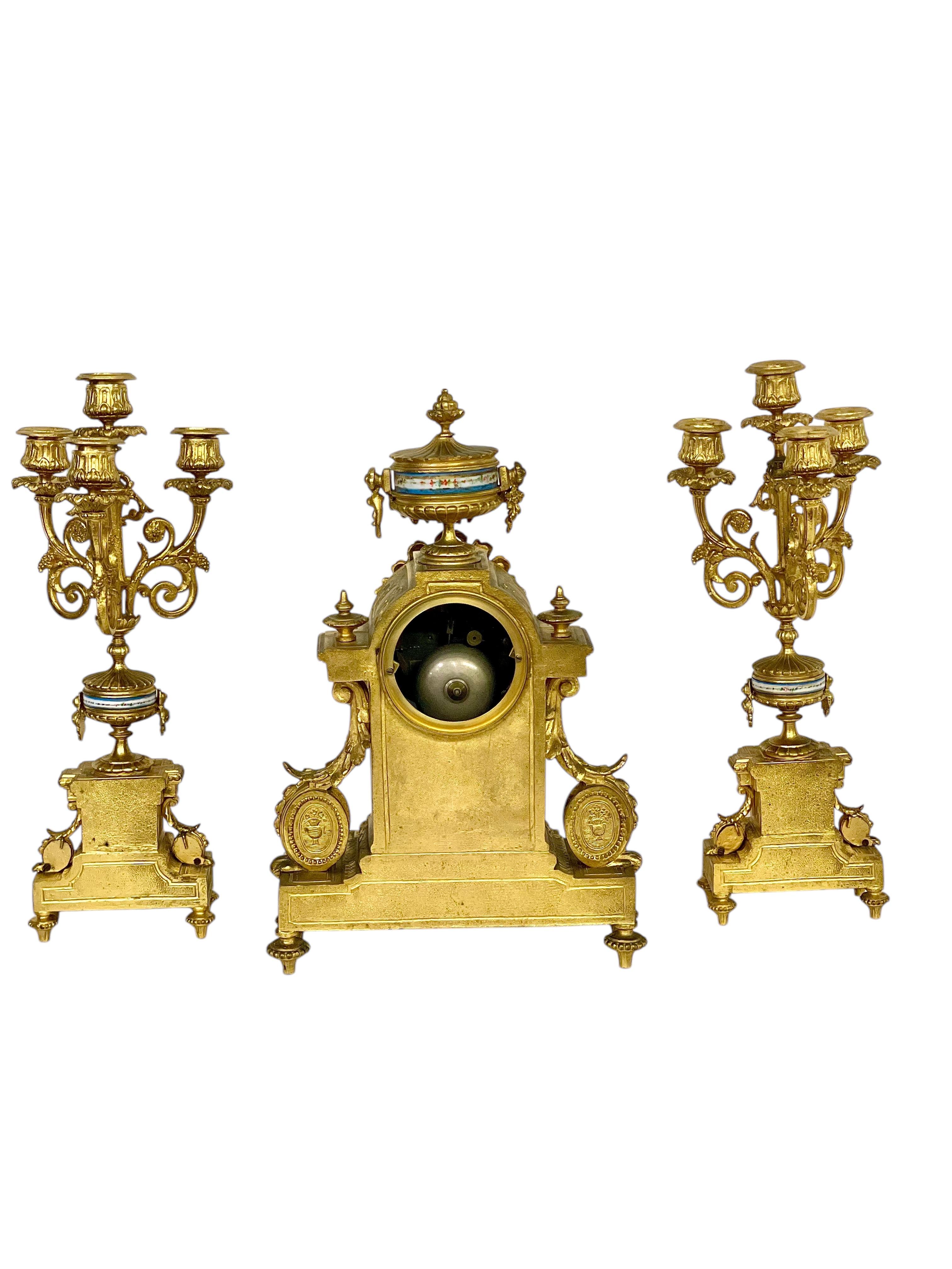 Orologio in porcellana stile Sèvres e Ormolu del XIX secolo in vendita 4