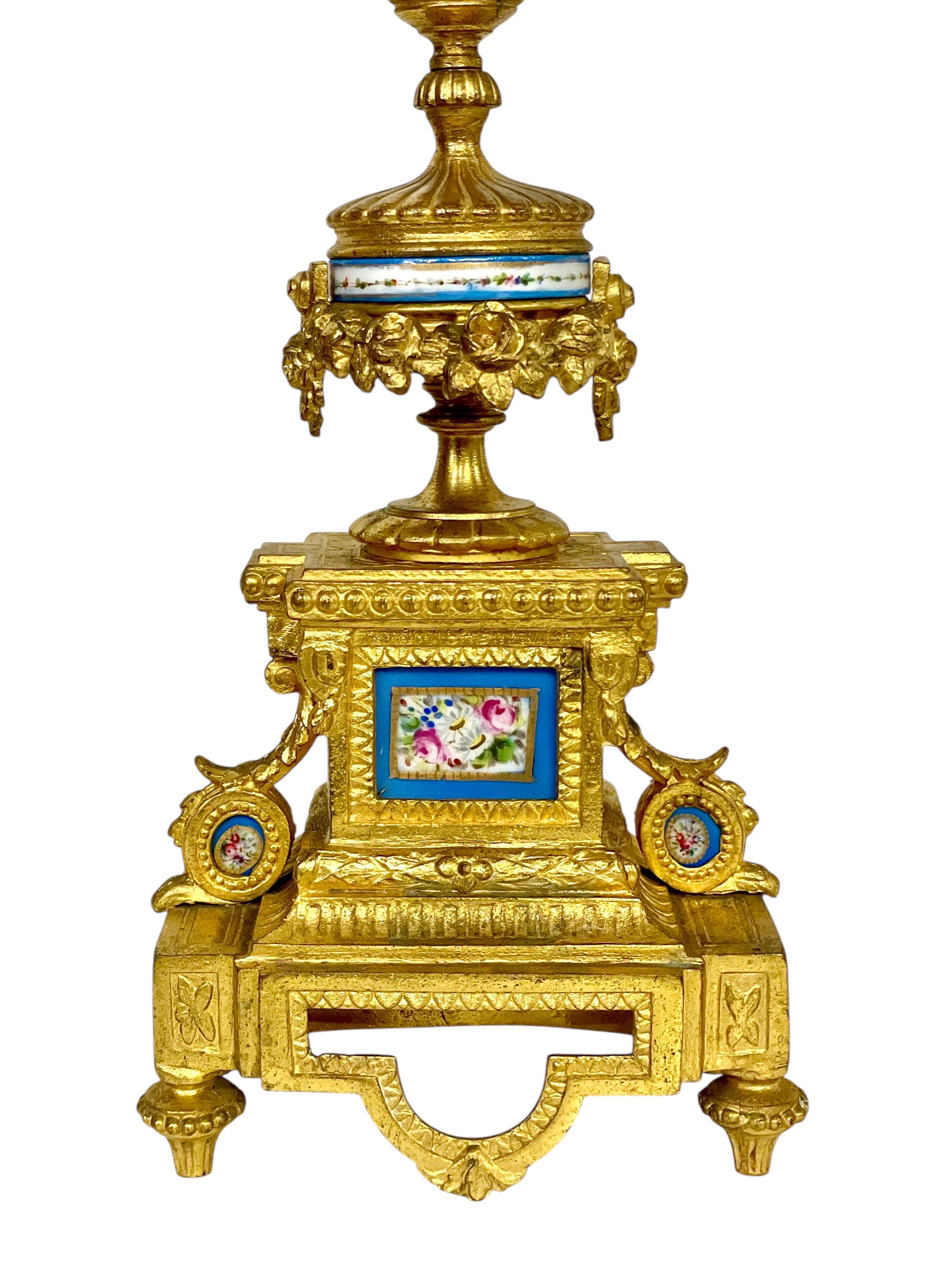 Orologio in porcellana stile Sèvres e Ormolu del XIX secolo in vendita 9