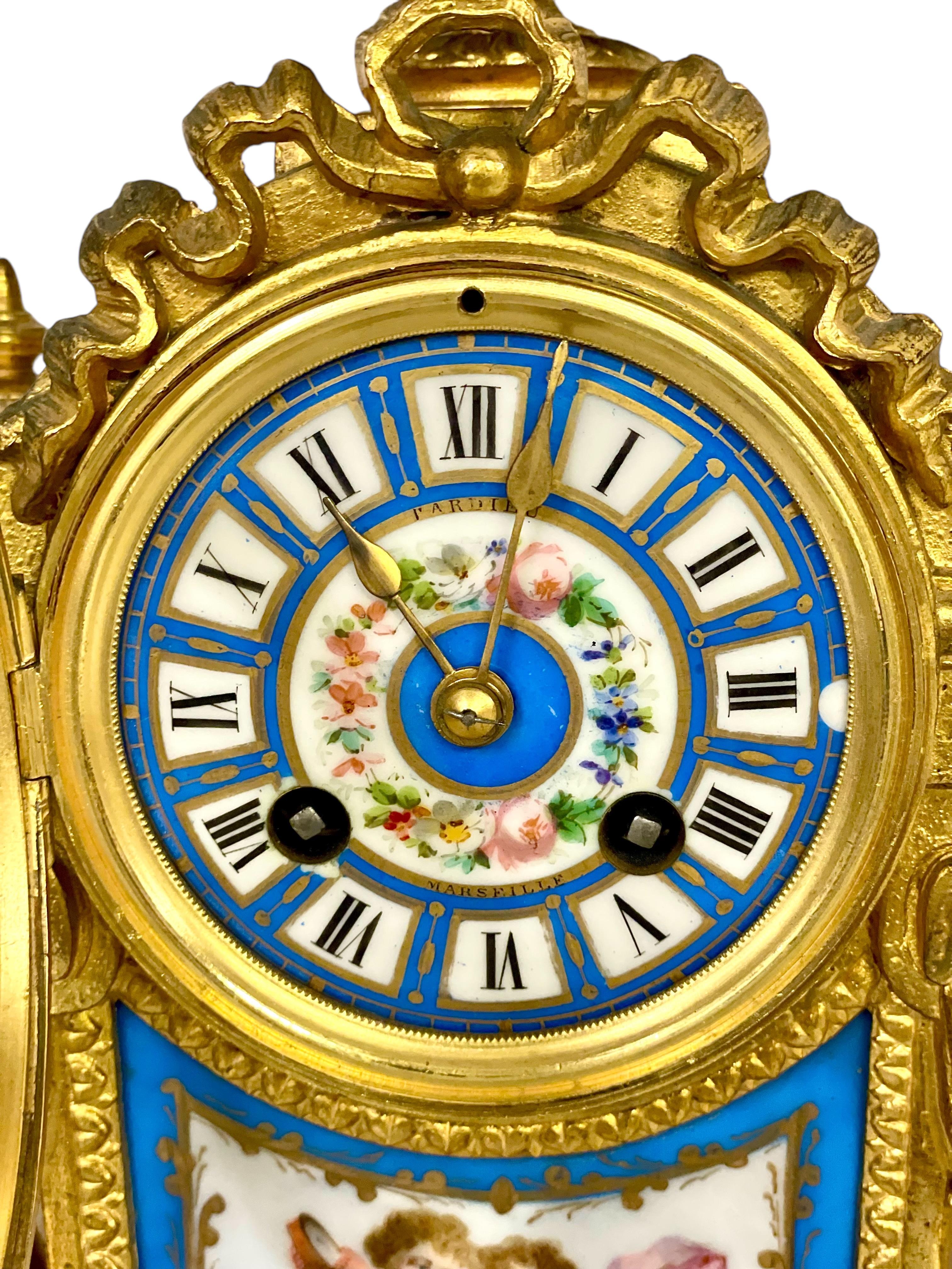 Orologio in porcellana stile Sèvres e Ormolu del XIX secolo In condizioni buone in vendita a LA CIOTAT, FR