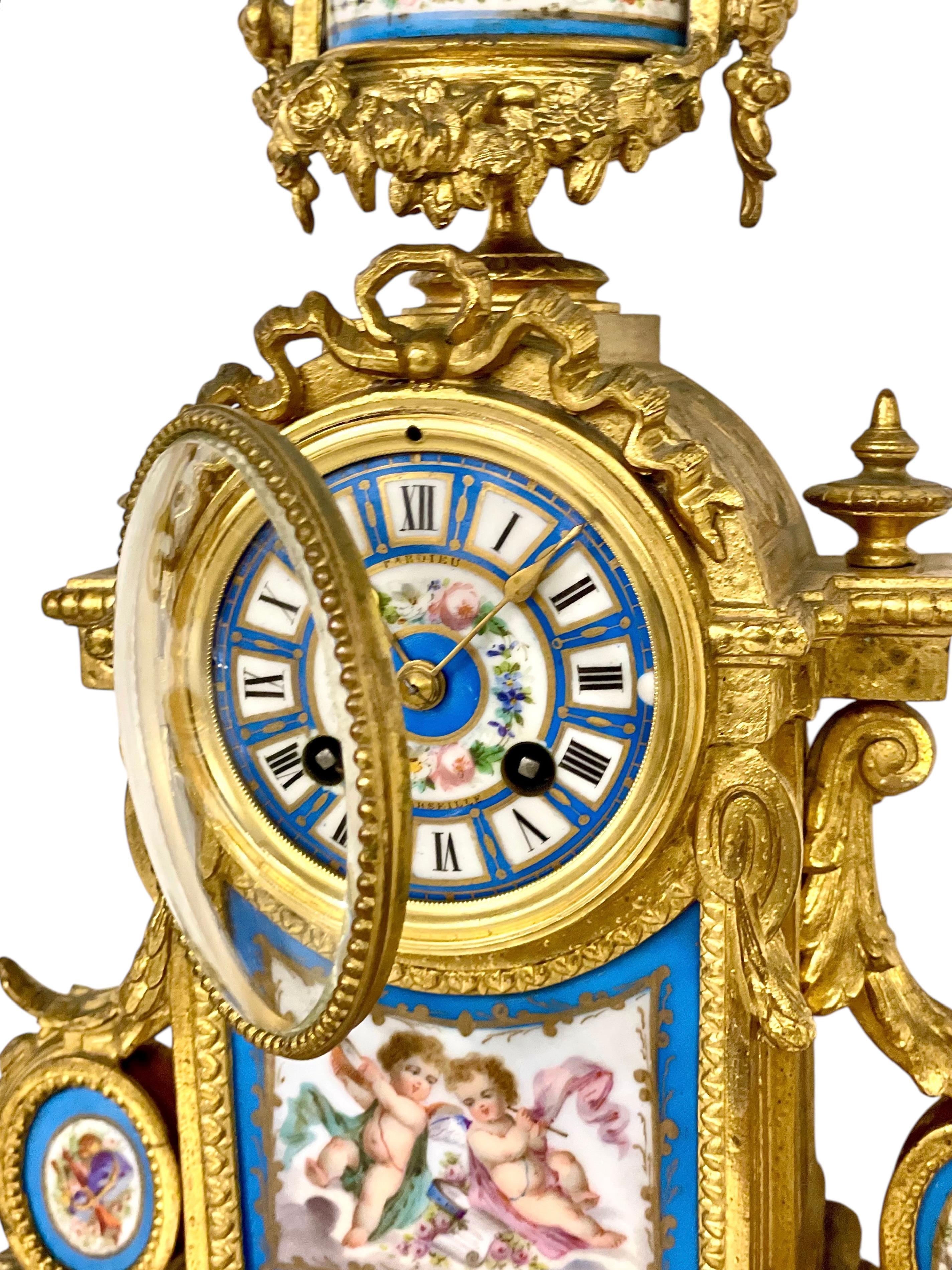 Orologio in porcellana stile Sèvres e Ormolu del XIX secolo in vendita 2