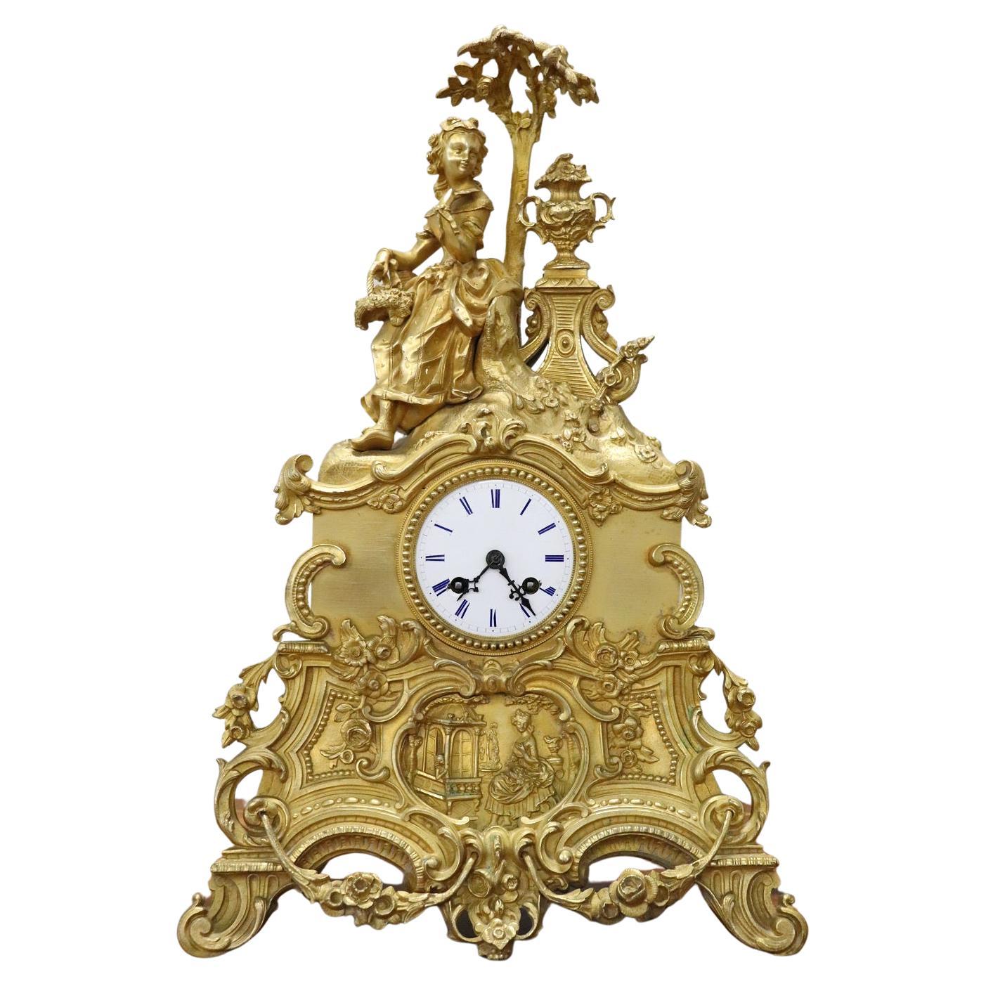 Horloge de table ancienne en bronze doré du 19e siècle 