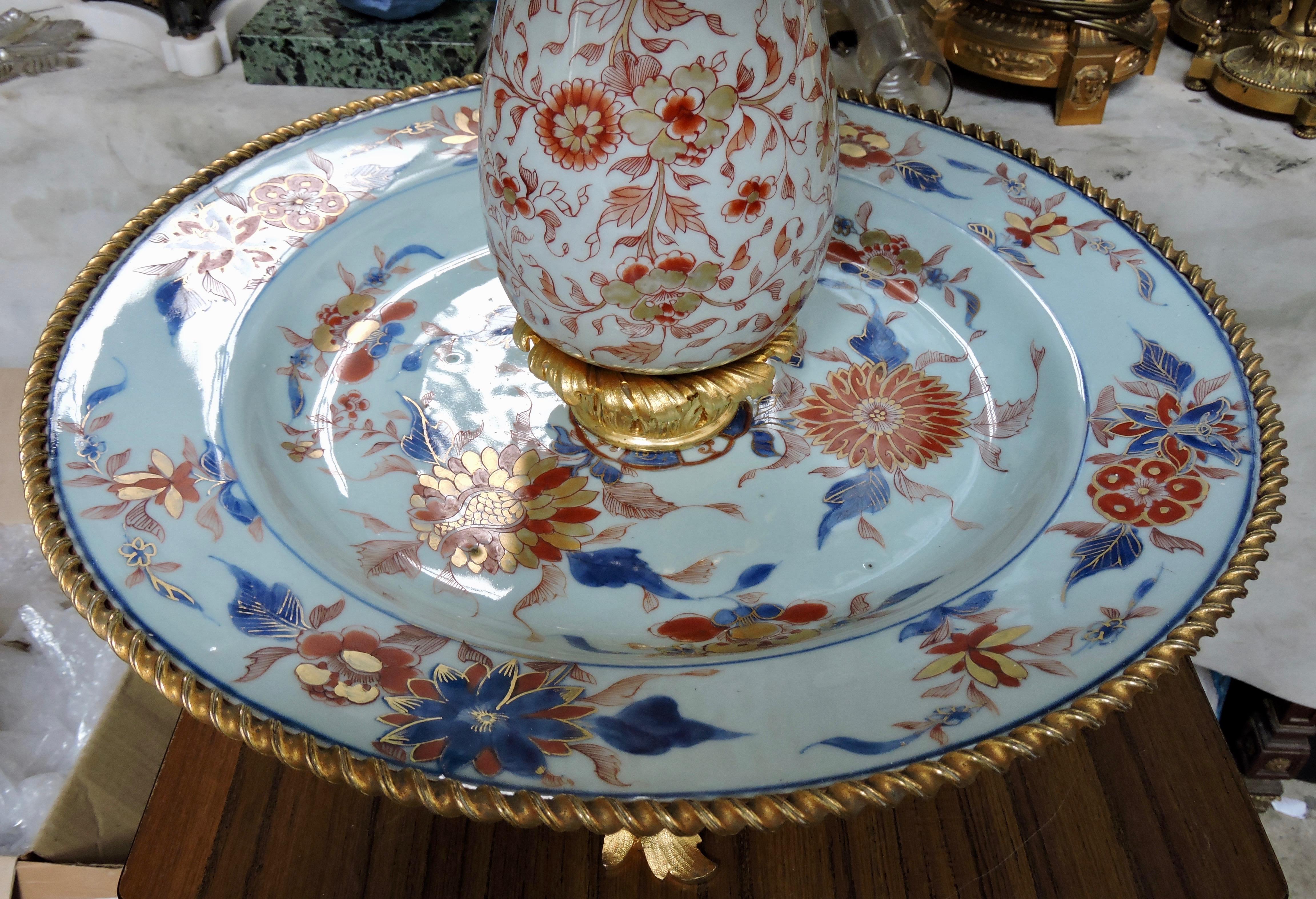 19th Century Ormolu-Mounted and 18th Century Chinese Porcelain Centrepiece 6