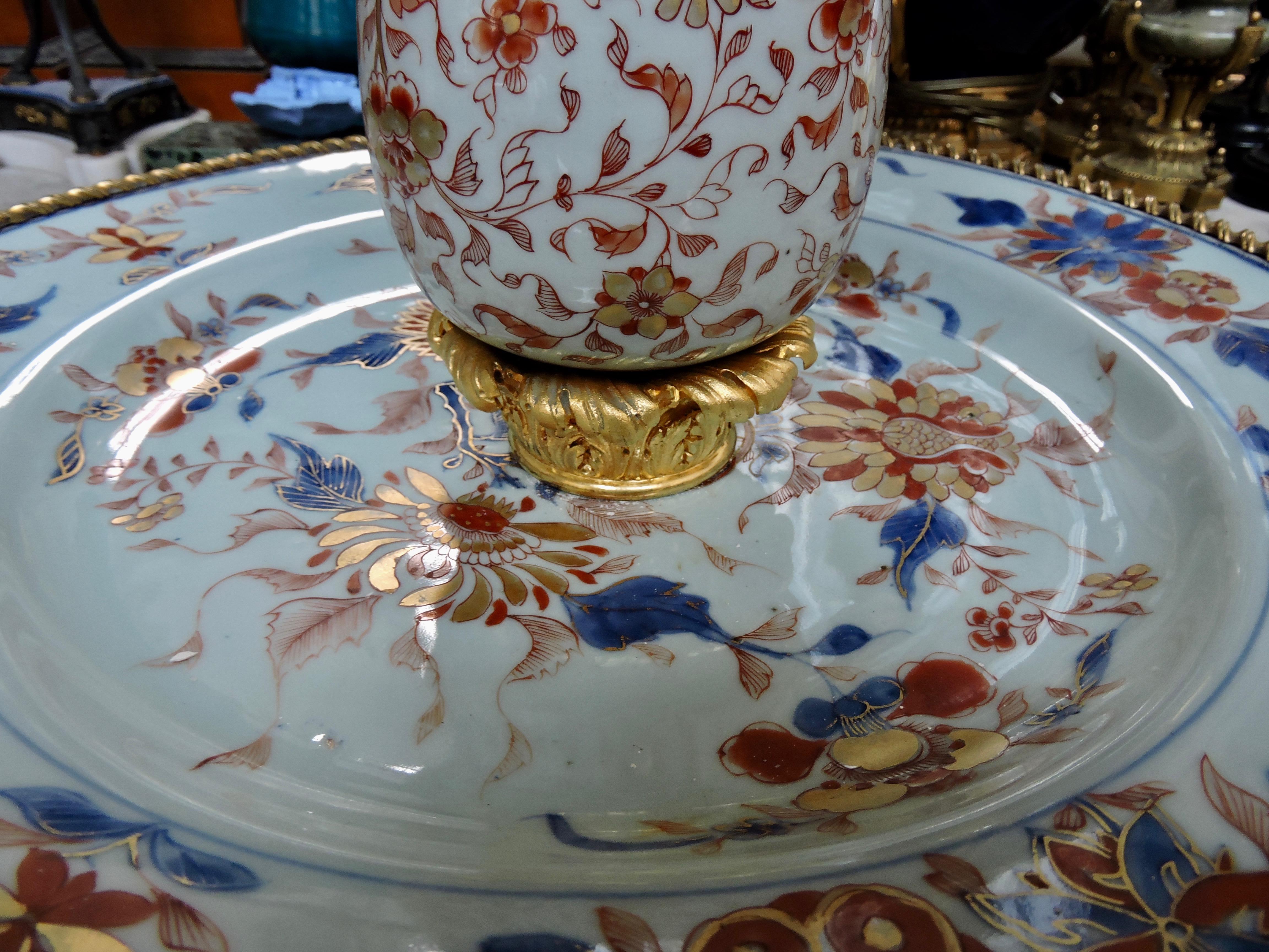19th Century Ormolu-Mounted and 18th Century Chinese Porcelain Centrepiece 7