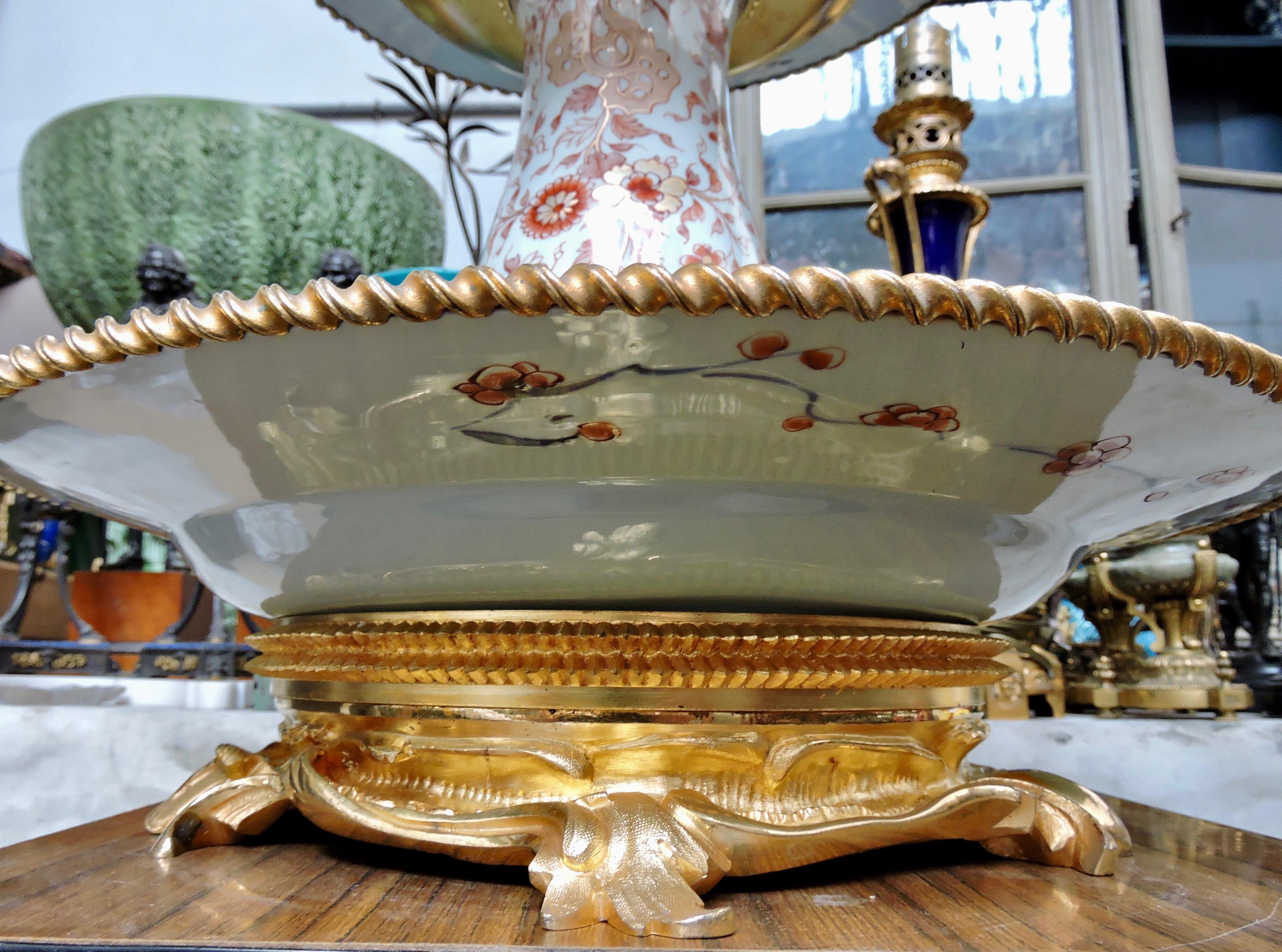 19th Century Ormolu-Mounted and 18th Century Chinese Porcelain Centrepiece 9