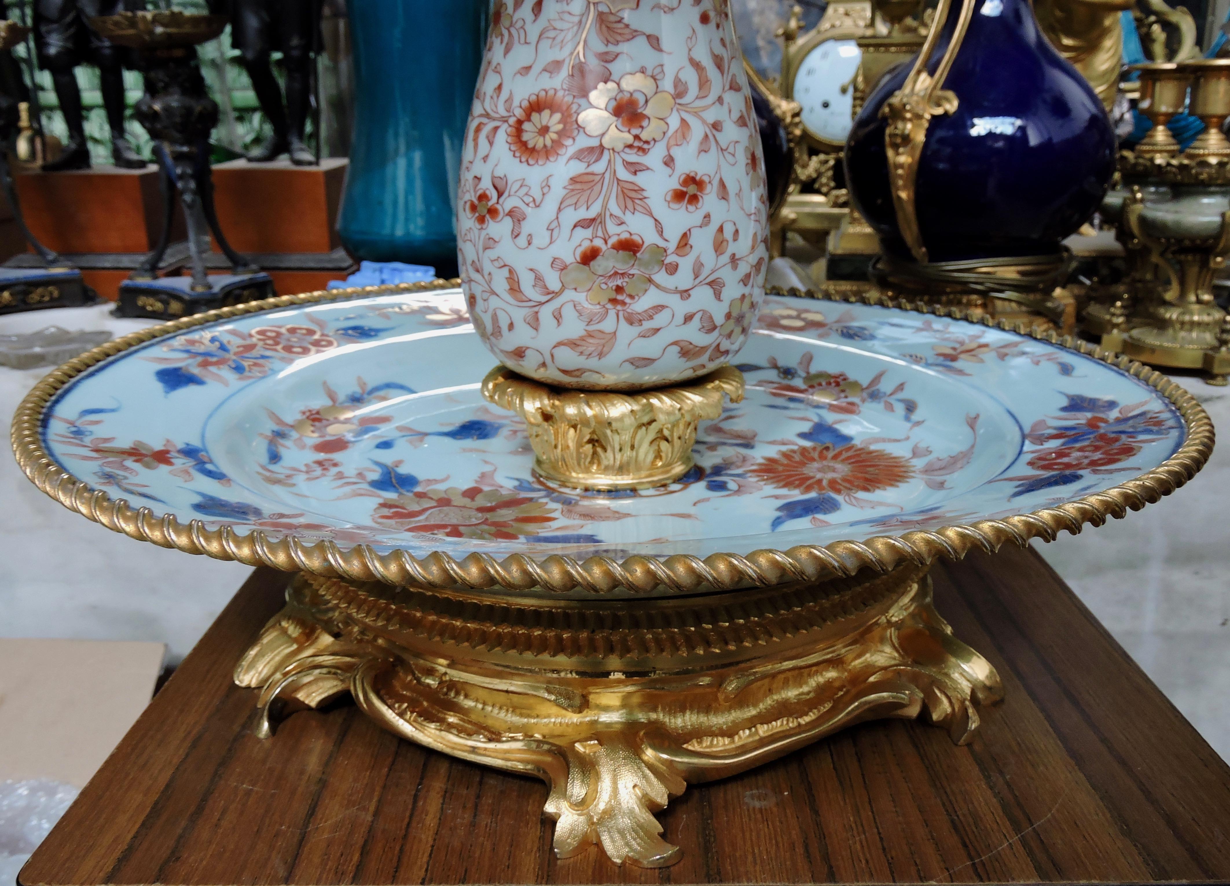 19th Century Ormolu-Mounted and 18th Century Chinese Porcelain Centrepiece 2