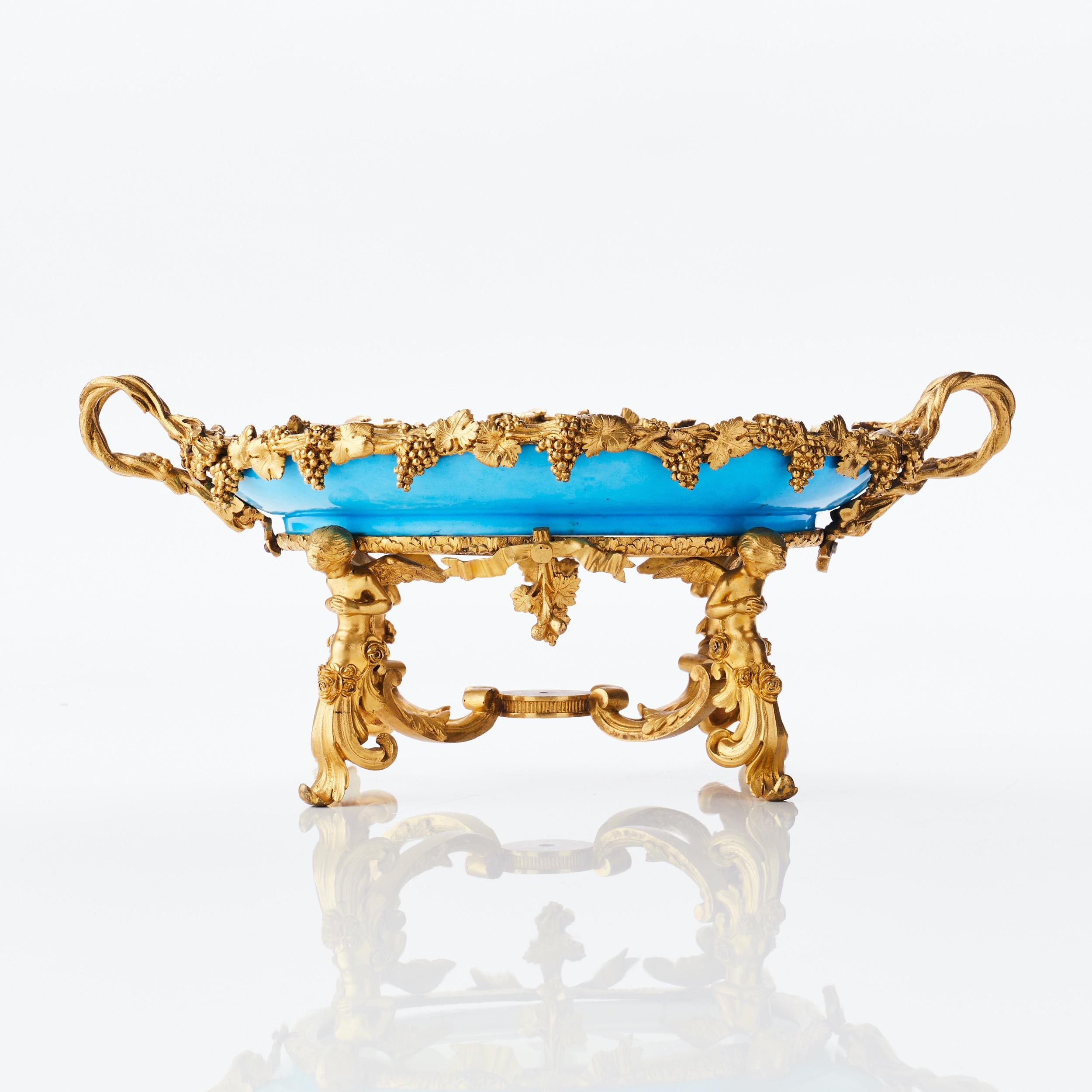 Dipinto a mano Ciotola in porcellana blu Celeste di Sèvres del XIX secolo con montatura ad ormeggio in vendita