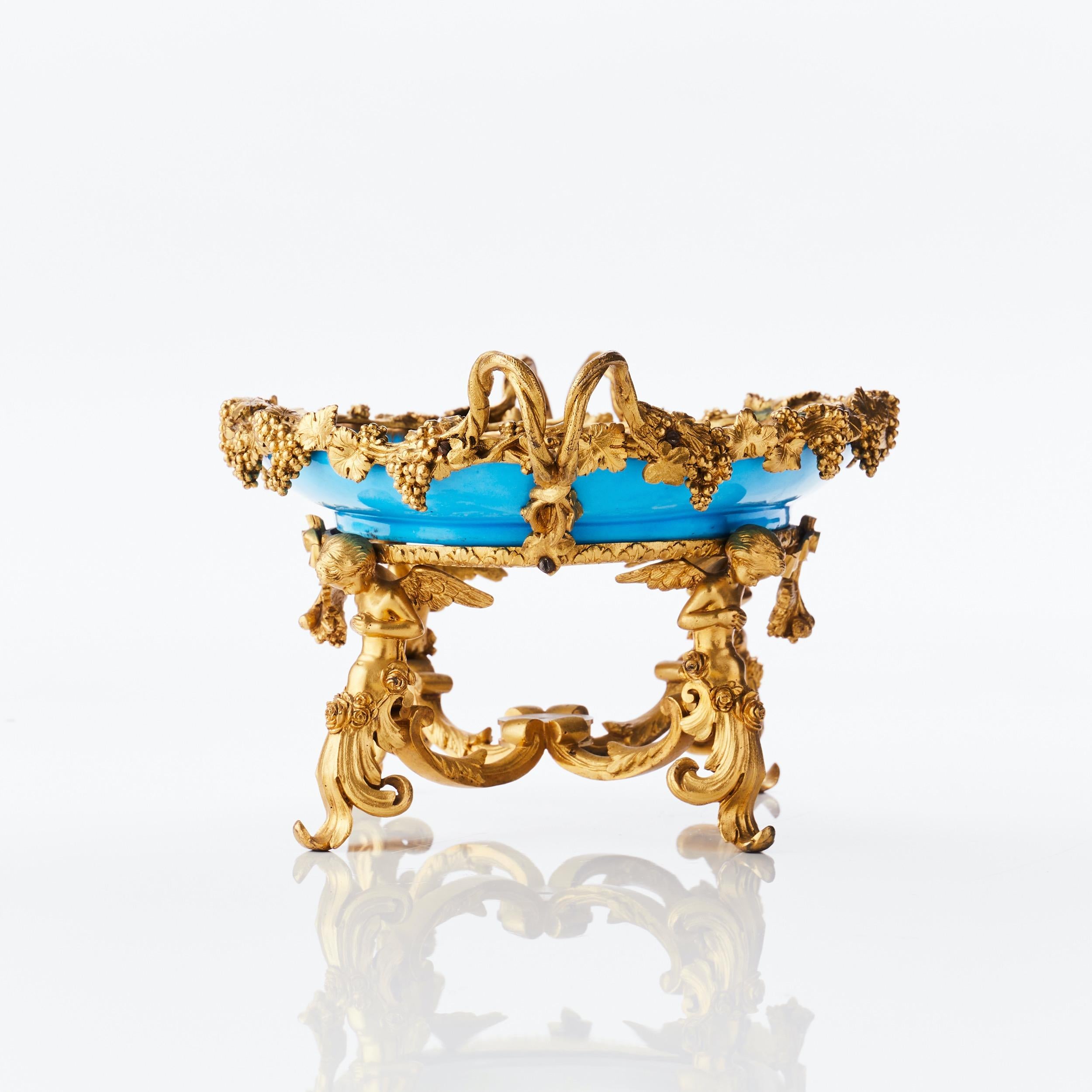Ciotola in porcellana blu Celeste di Sèvres del XIX secolo con montatura ad ormeggio In condizioni buone in vendita a Stockholm, SE