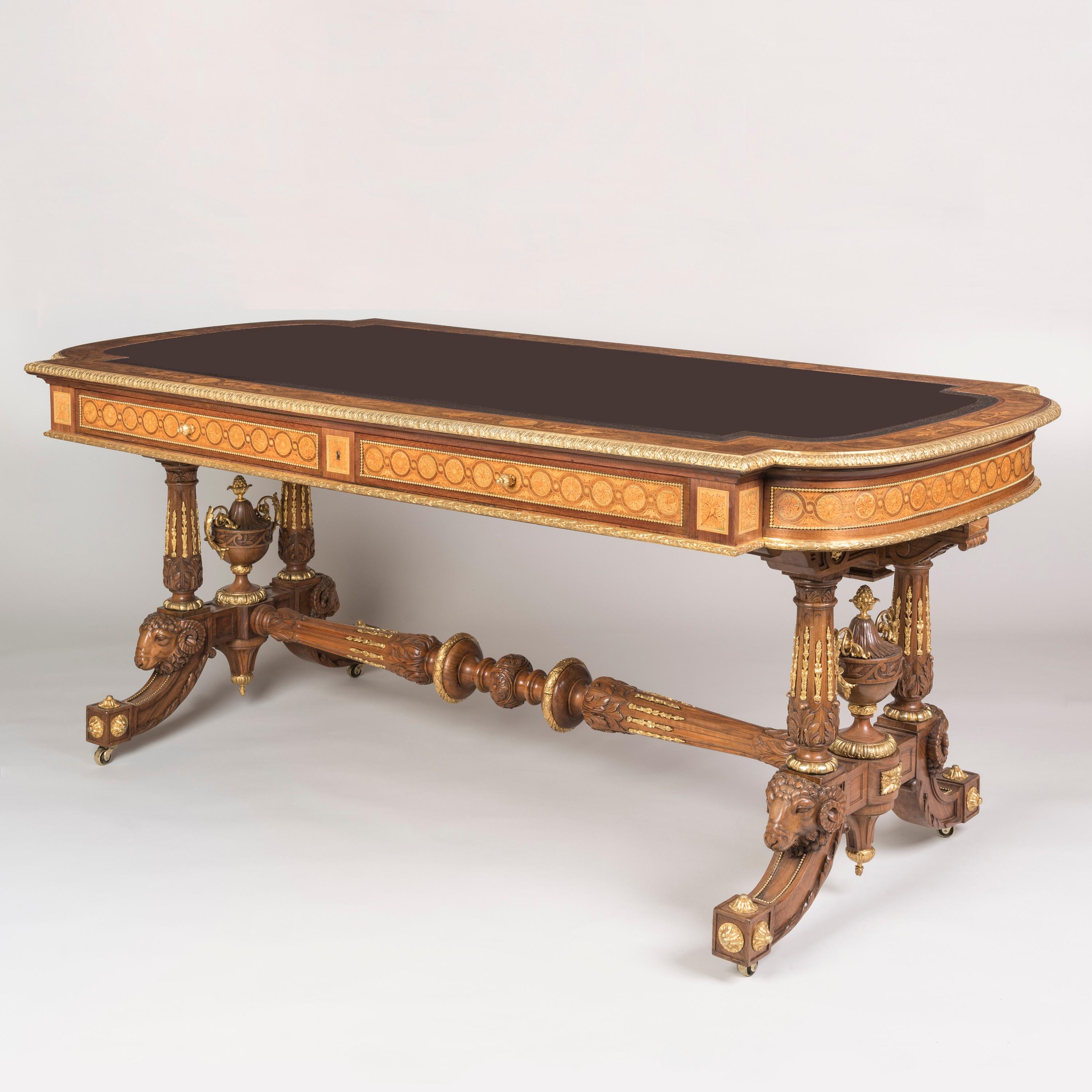 Mesa de nogal de rebabas del siglo XIX, estilo Luis XVI, montada en ormolina, de Pretot Francés en venta