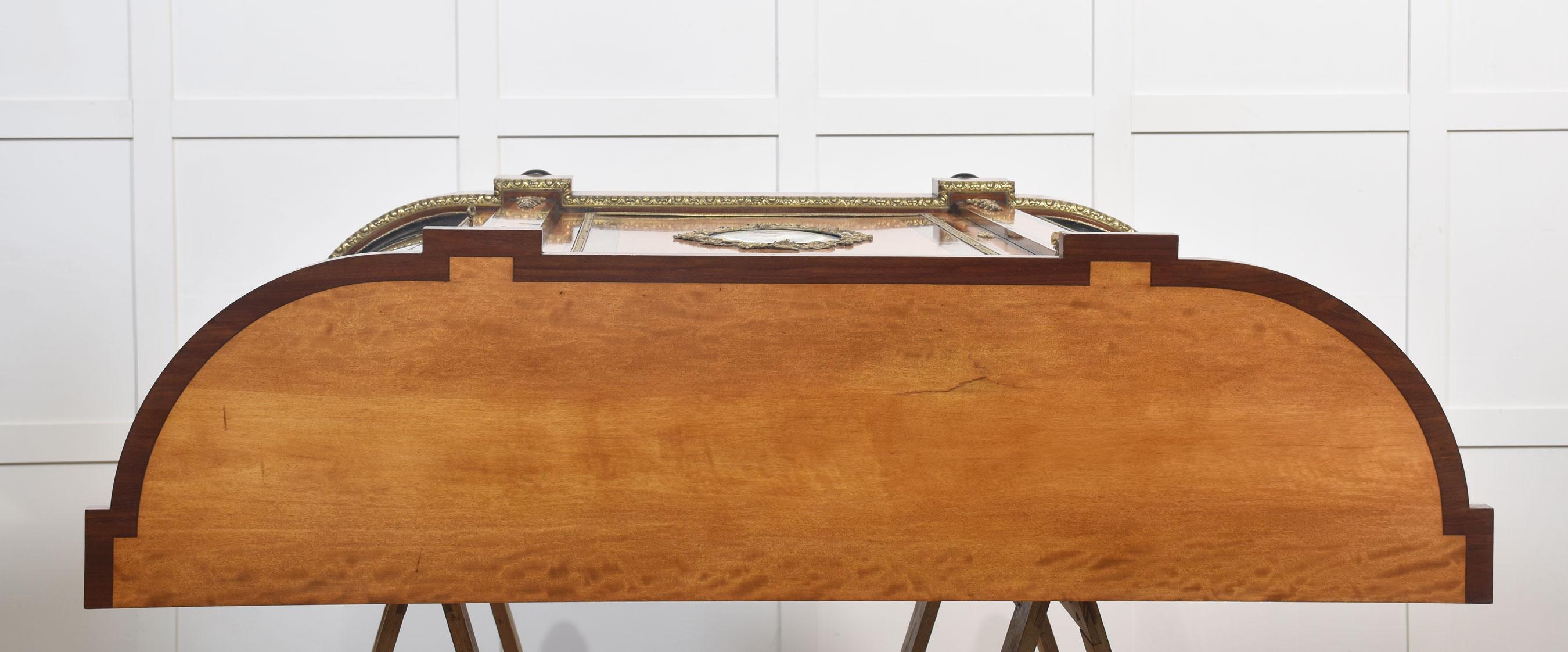 aparador de madera satinada del siglo xix montado en ormolu en venta 9