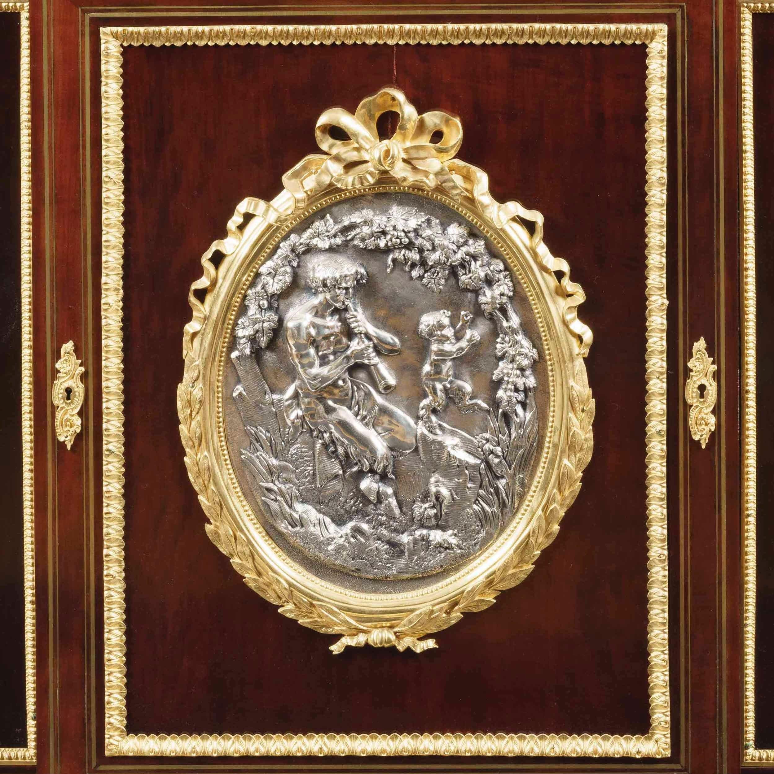 Napoleone III Mobile laterale con ormolatura del XIX secolo e piano in marmo rosso di Vedder of Paris in vendita