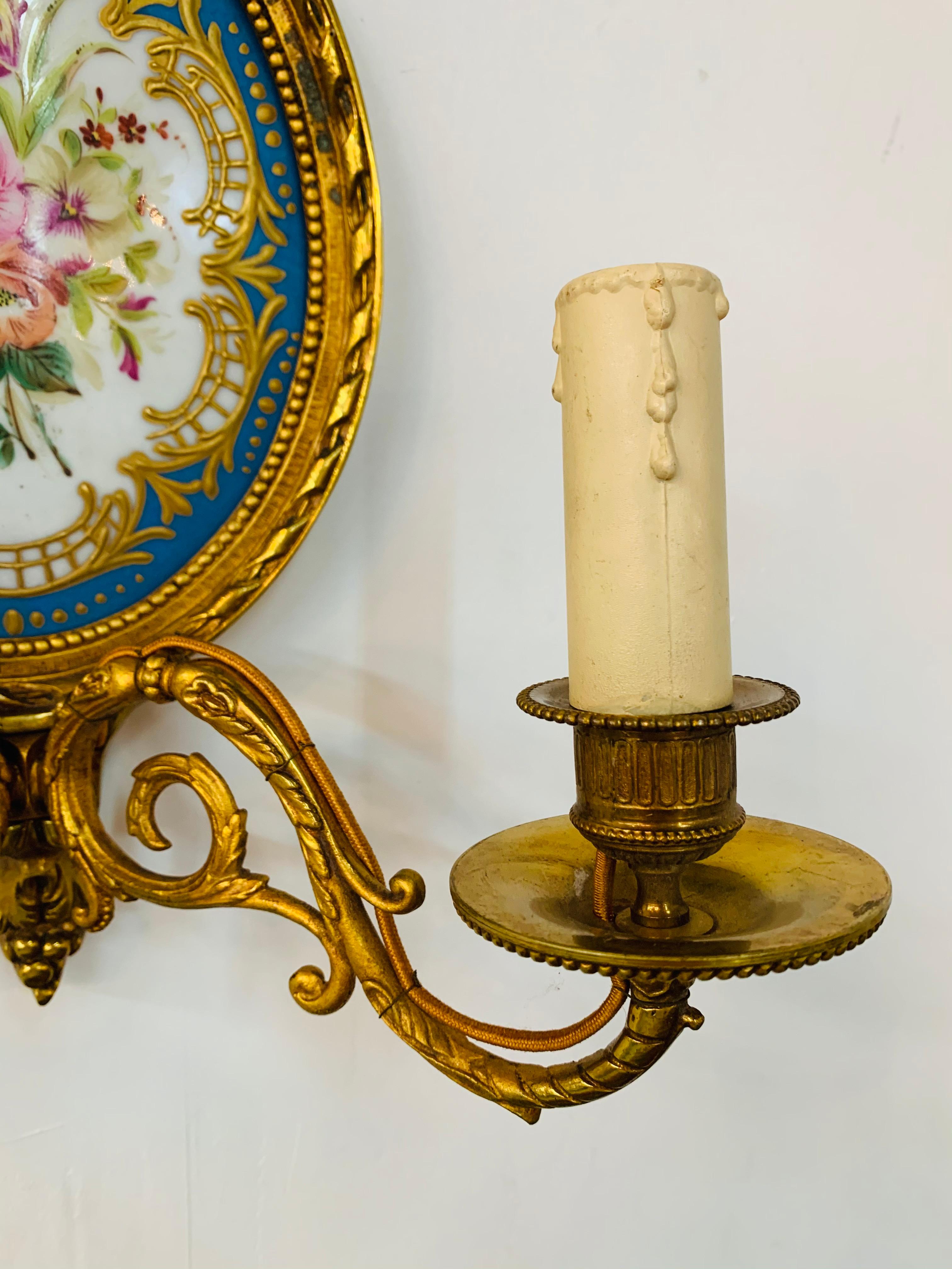 19th Century French Ormolu Wall Sconce with Limoges Porcelain 4