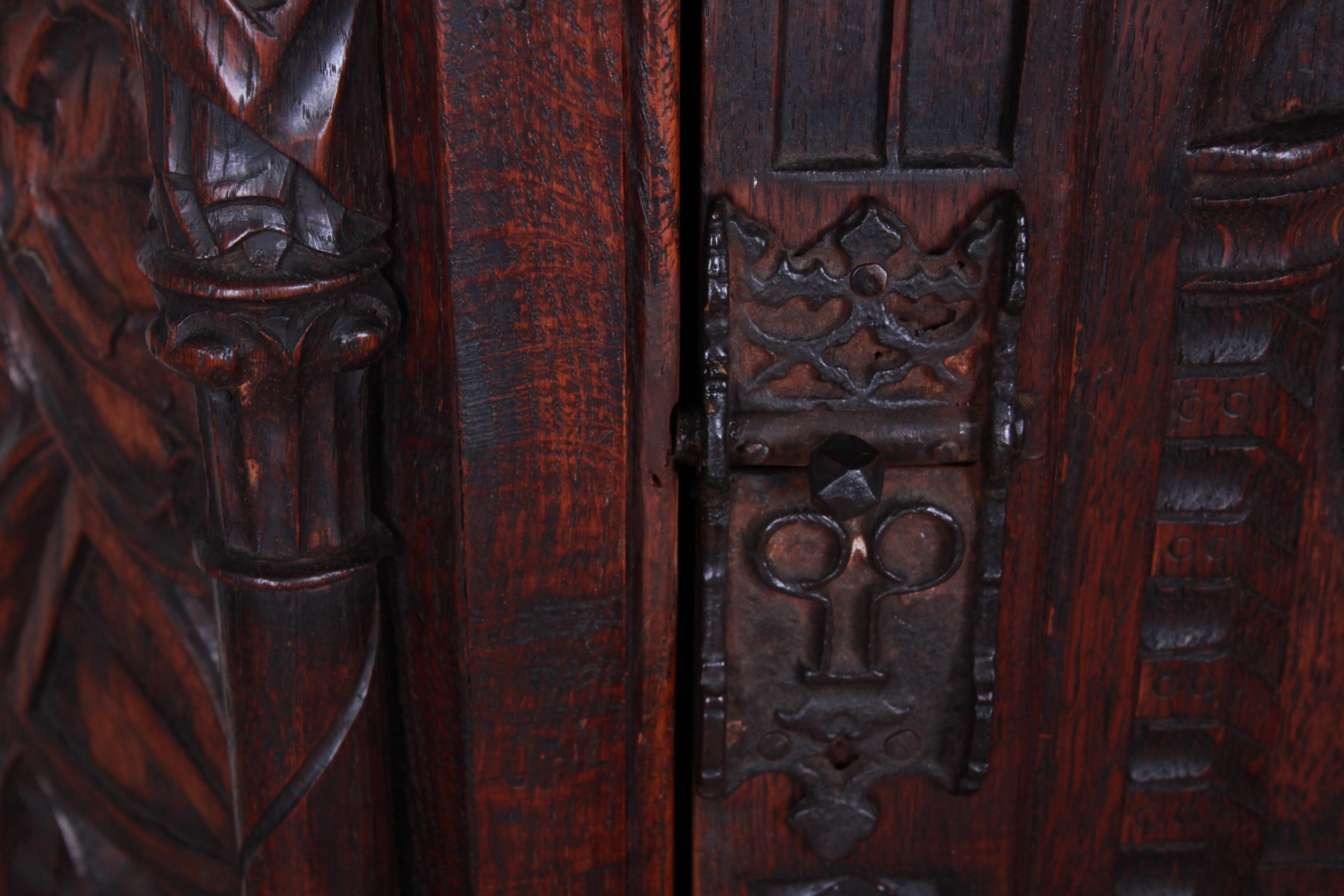 19th Century Ornate Carved Oak Belgian Gothic Bar Cabinet In Good Condition In South Bend, IN