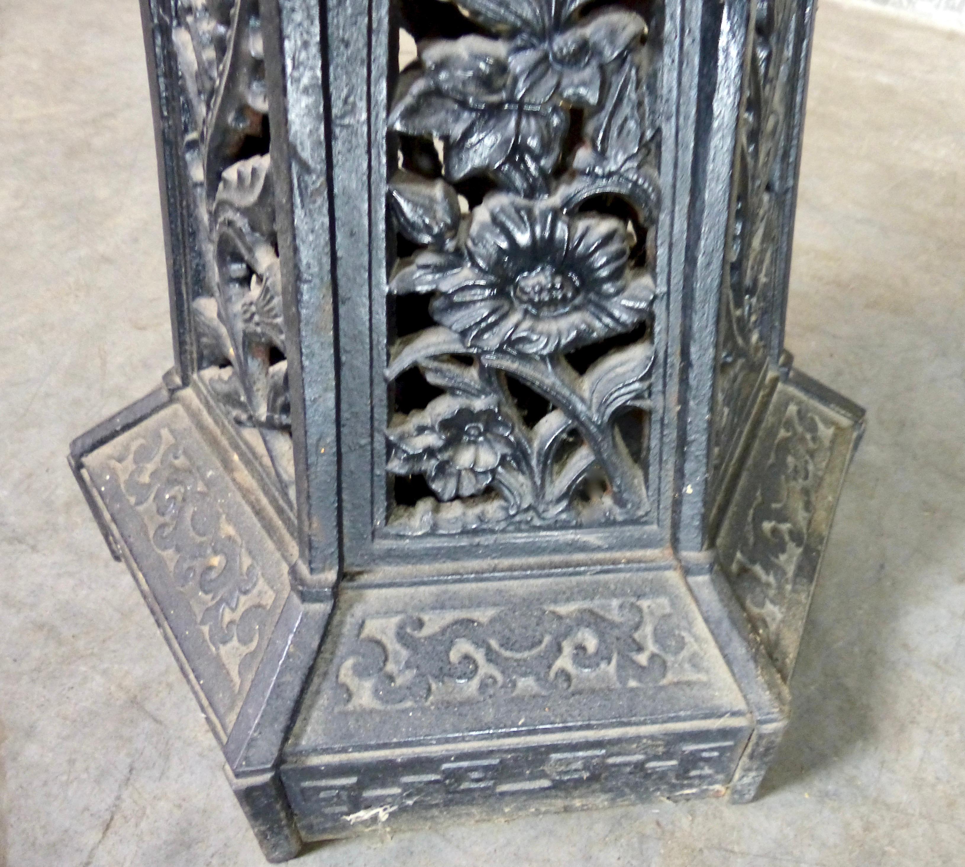 French 19th Century Ornate English Cast Iron Pedestal Plant Stand