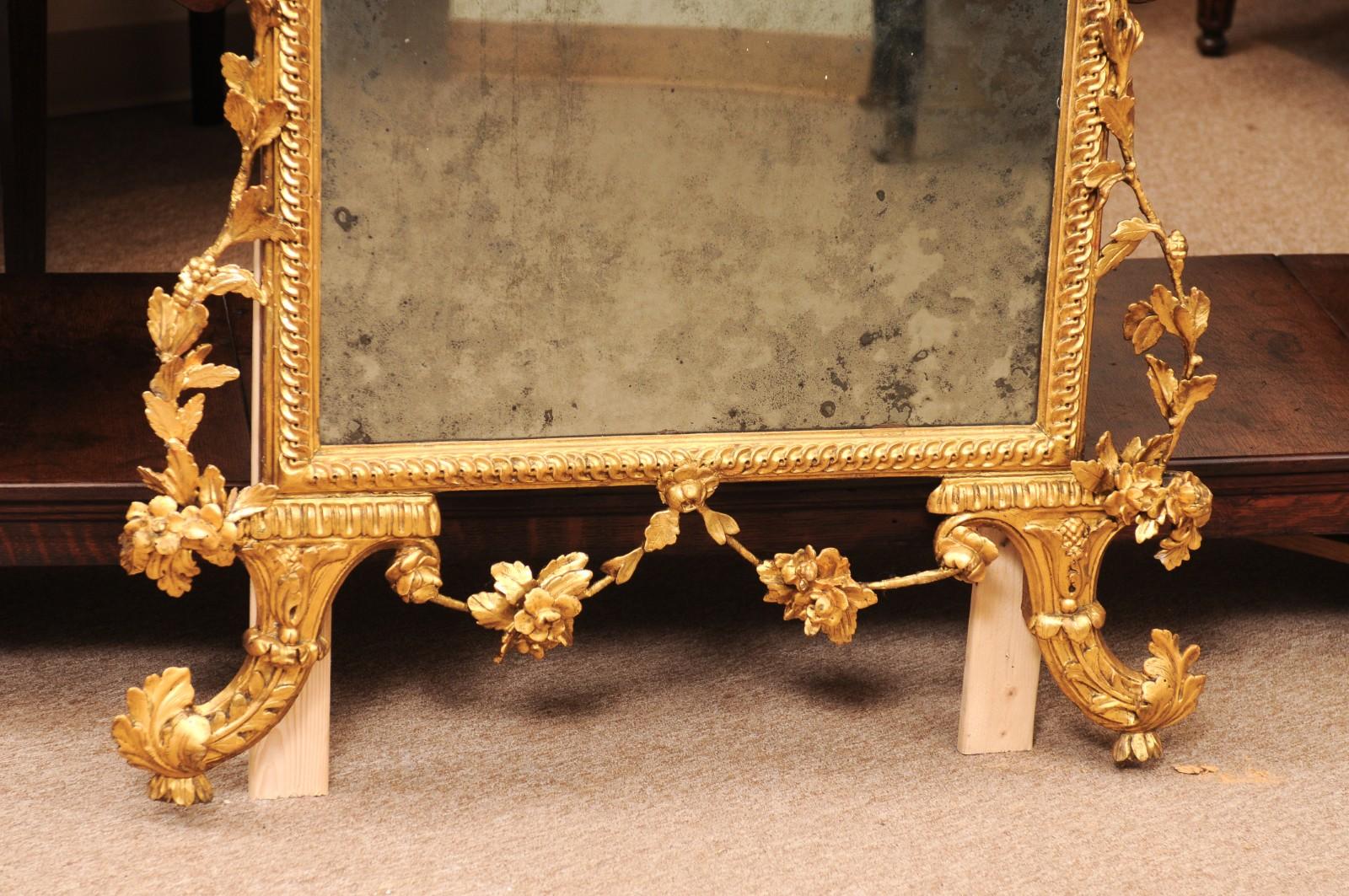 Espejo neoclásico italiano ornamentado de madera dorada del siglo XIX en Bastante bueno estado para la venta en Atlanta, GA