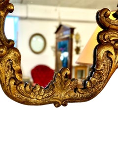 Miroir en bois doré de style Rococo français du 19ème siècle dans le style Napoléon III
