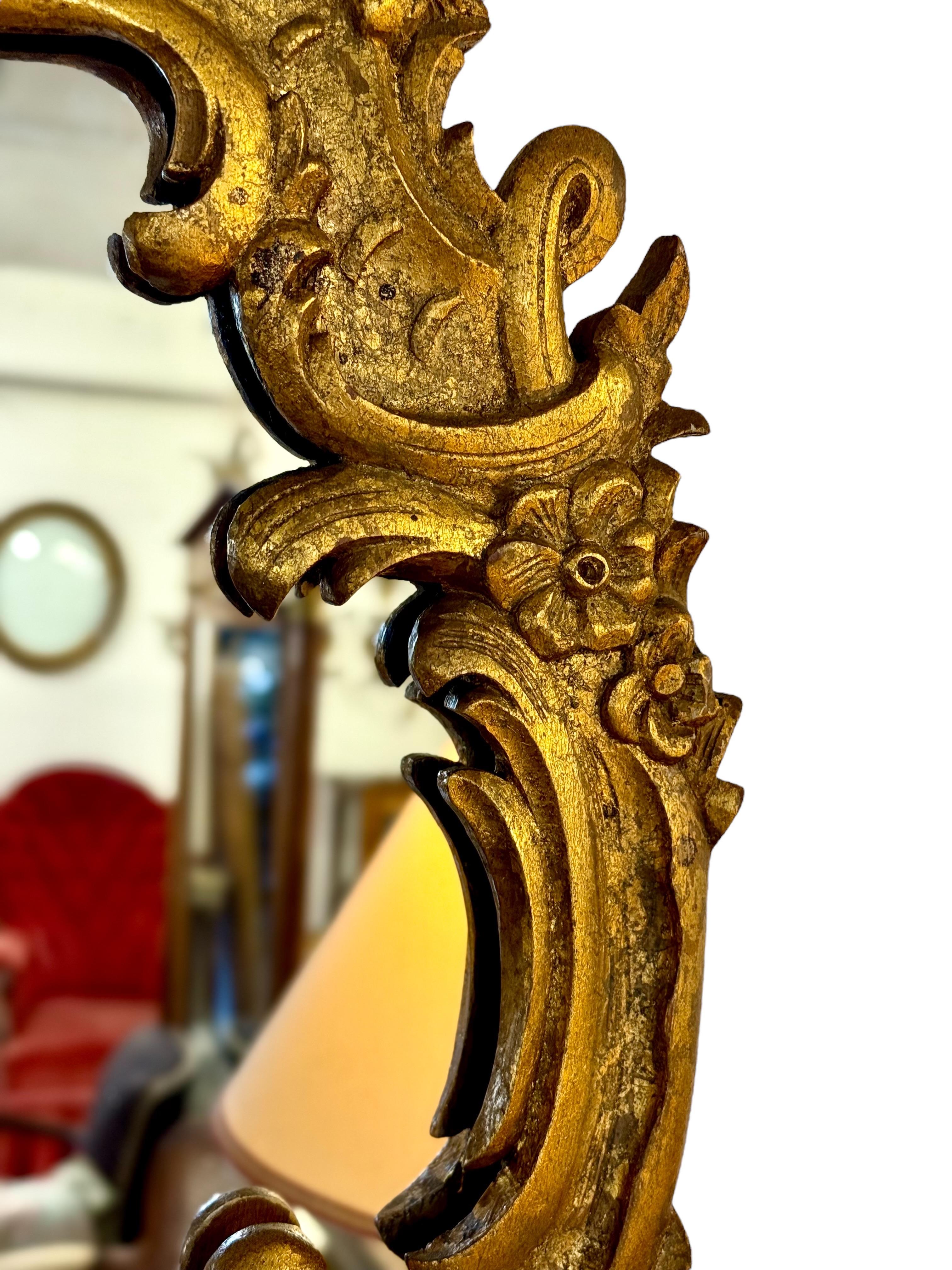 19th Century Ornate Rococo Giltwood Mirror In Good Condition For Sale In LA CIOTAT, FR