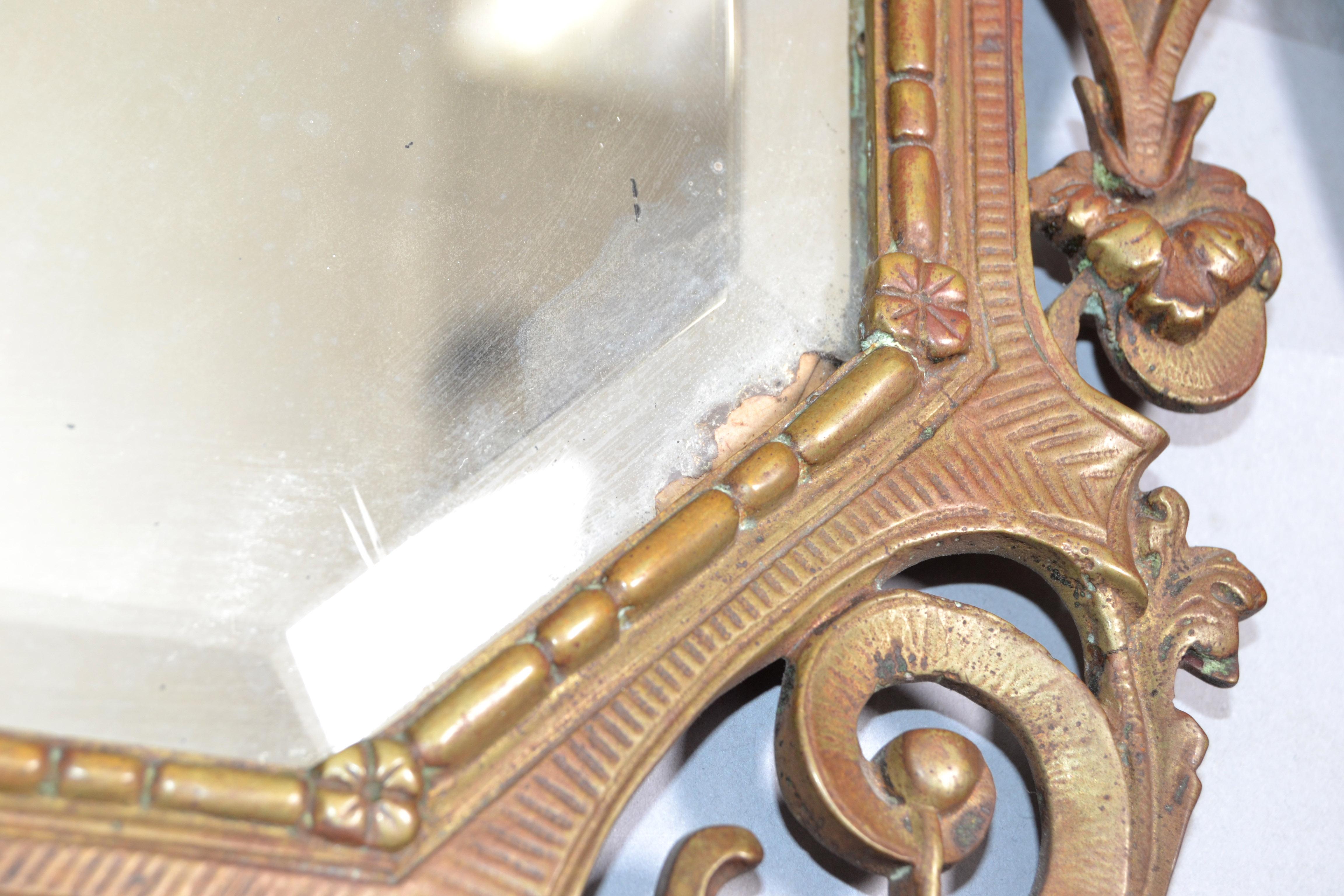 Espejo de pared biselado rectangular esculpido en bronce barroco del siglo XIX en venta 1