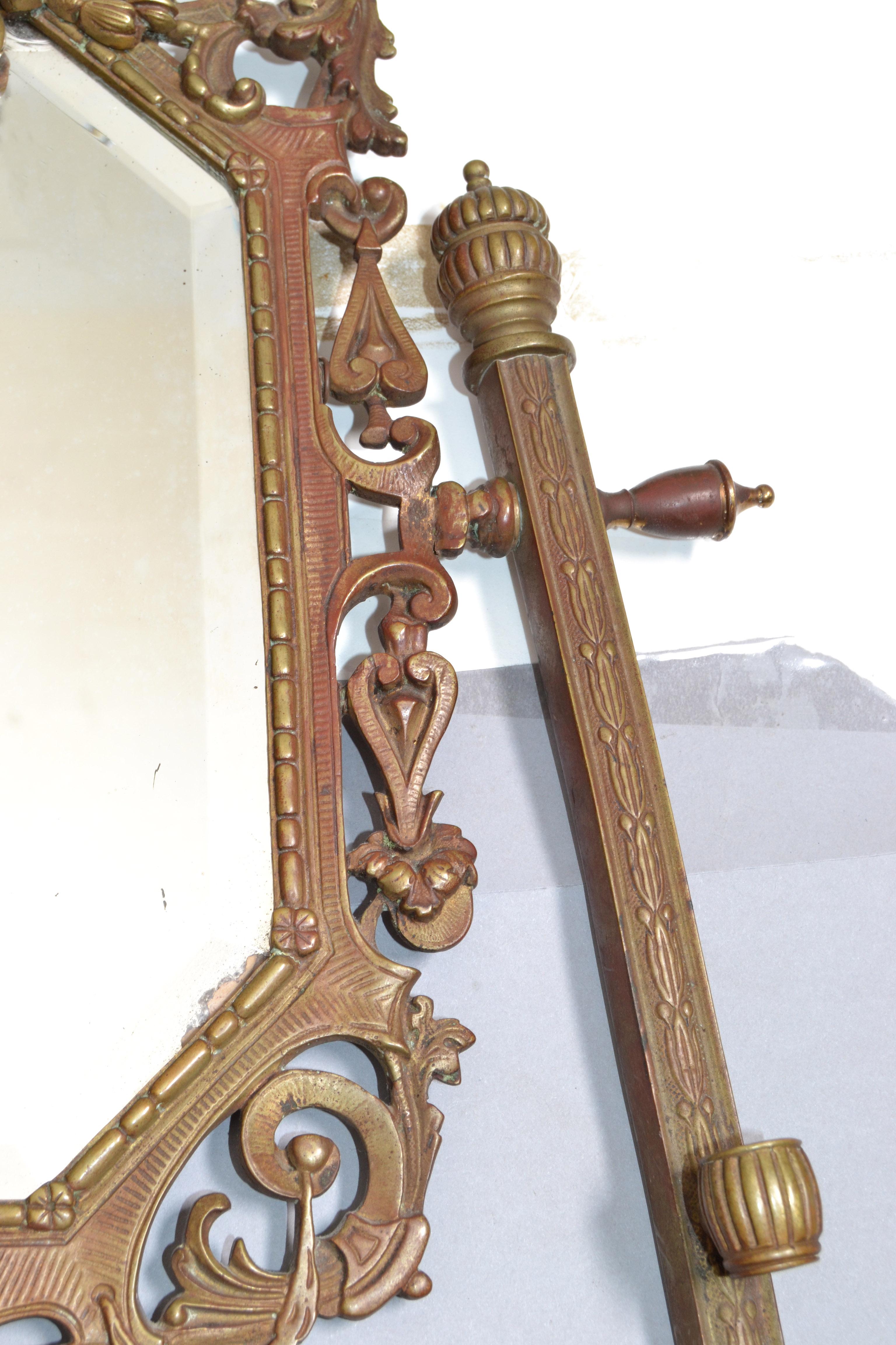 Espejo de pared biselado rectangular esculpido en bronce barroco del siglo XIX Fines del siglo XIX en venta