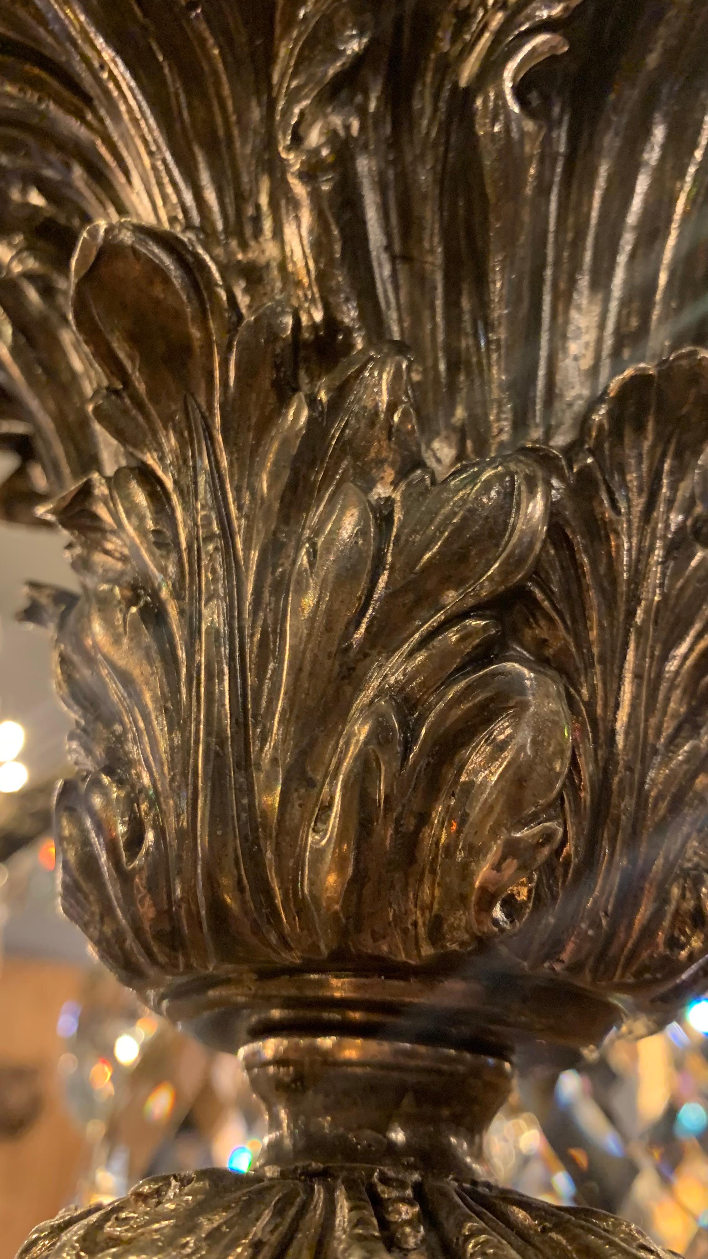 Orsay-Kronleuchter aus dem 19. Jahrhundert mit 12 Lichtern aus  Silber, Bronze und Kristall im Angebot 1