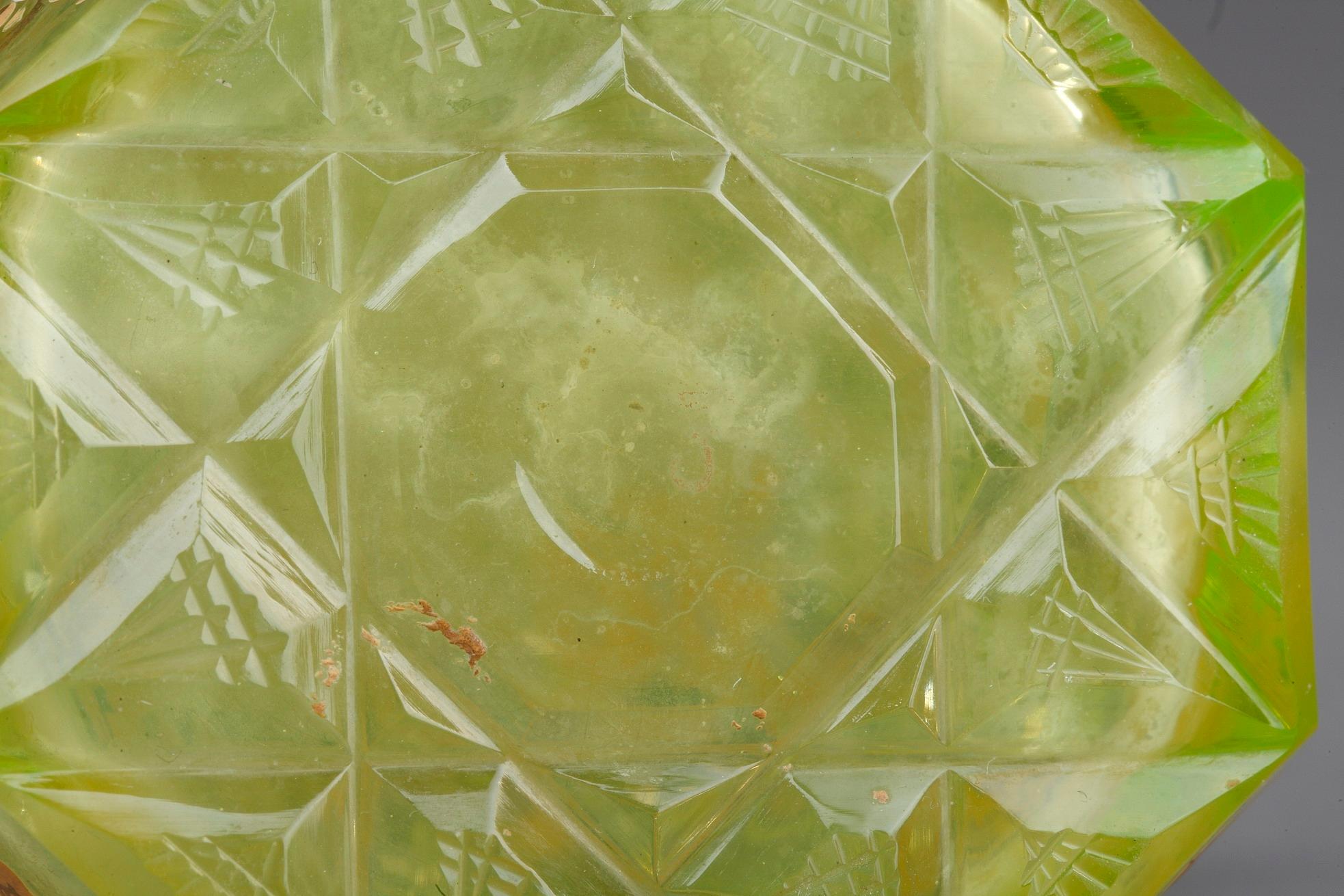19th Century Ouraline Glass Decanter, Bohemia 10