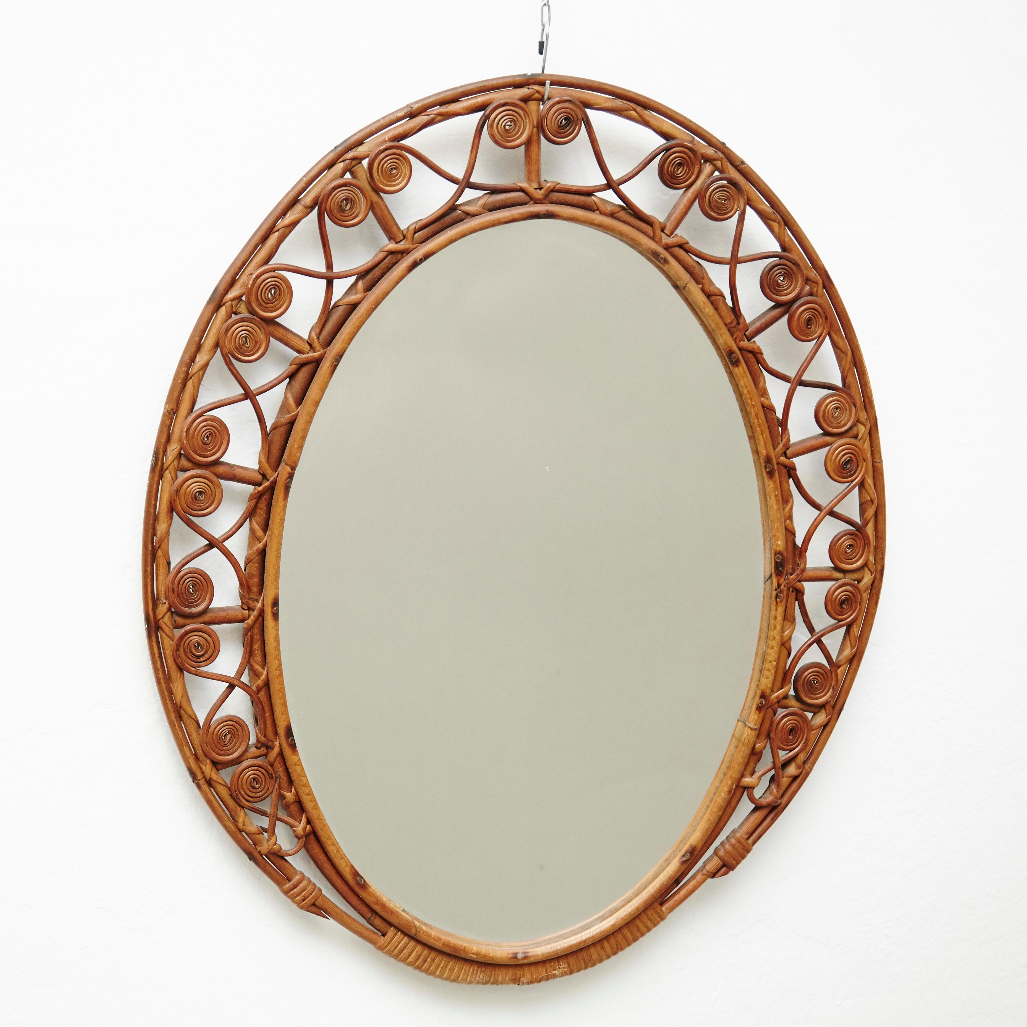 19th Century Oval Antique Rattan Wall Mirror In Good Condition In Barcelona, Barcelona