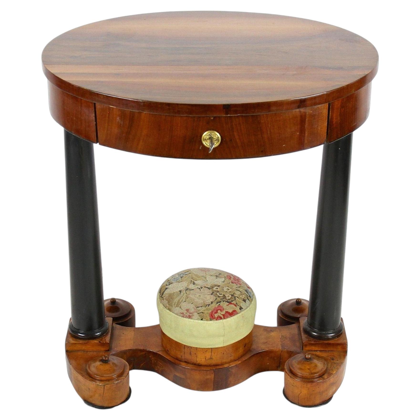 19th Century Oval Biedermeier Side Table, Nutwood , Hungary circa 1835 For Sale