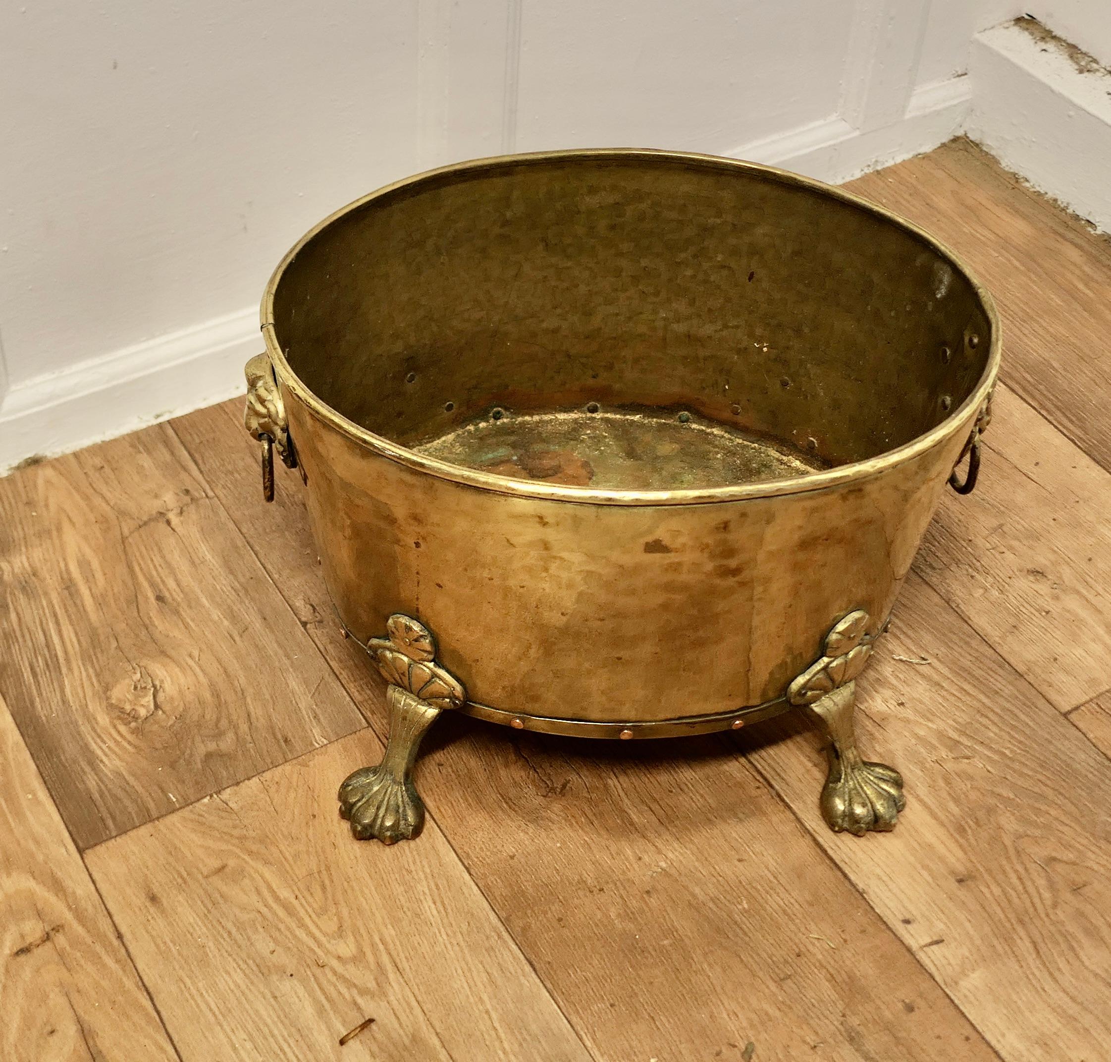 19th Century Oval Brass Lions Mask Log Bin      In Good Condition For Sale In Chillerton, Isle of Wight