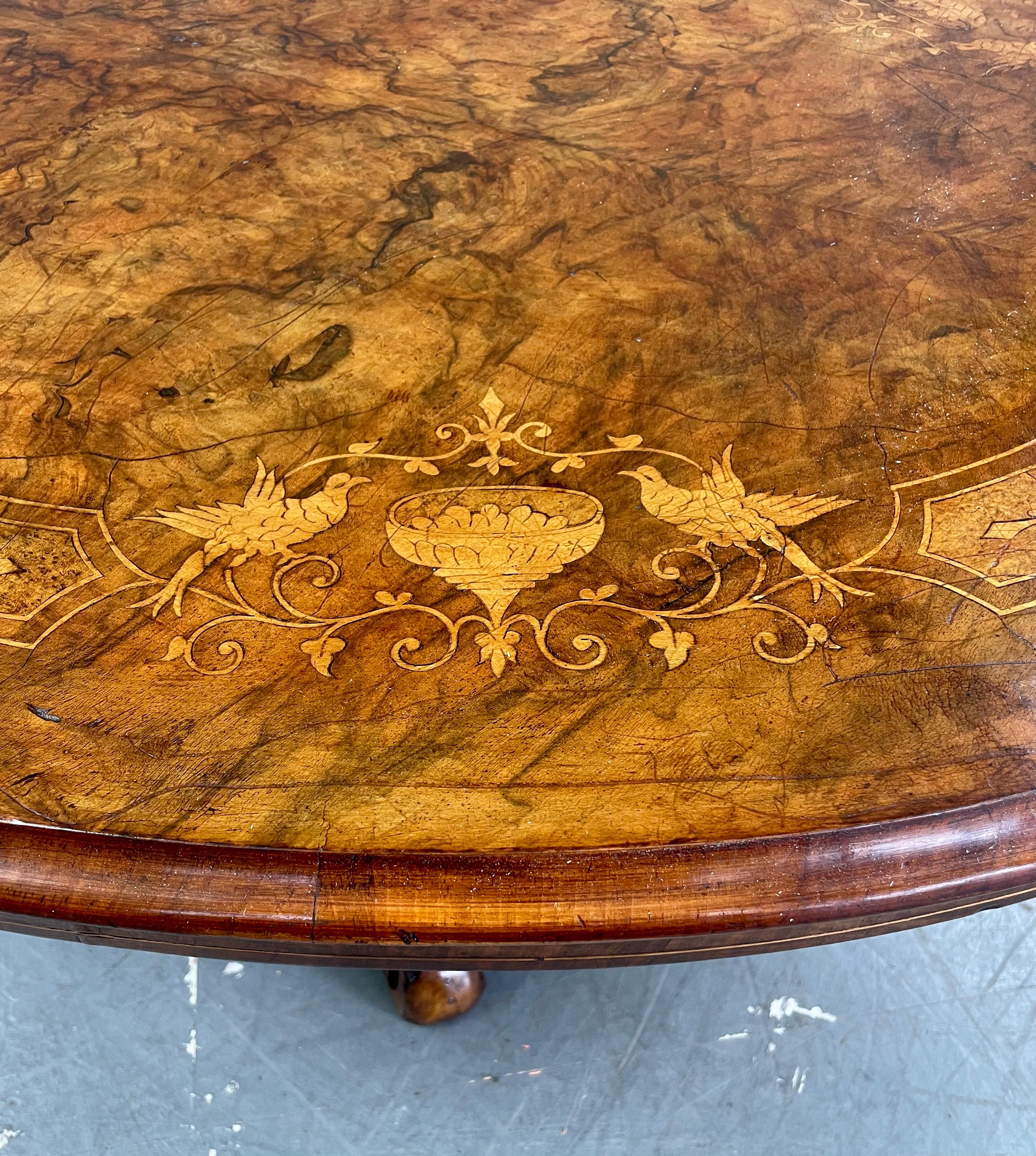 19th century oval burr walnut inlaid coffee table  In Good Condition In Chelmsford, GB