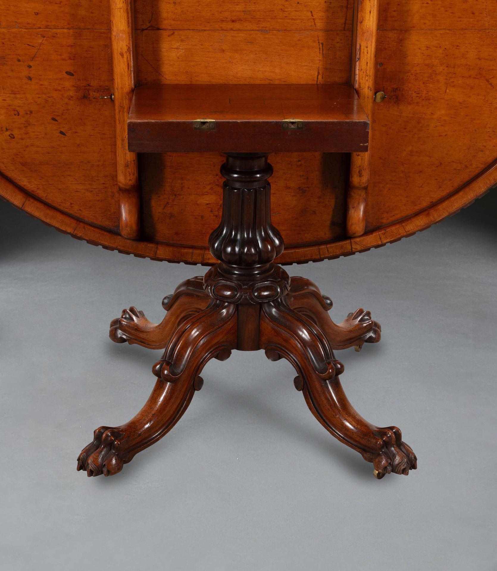 Table centrale ovale du 19e siècle en vente 2