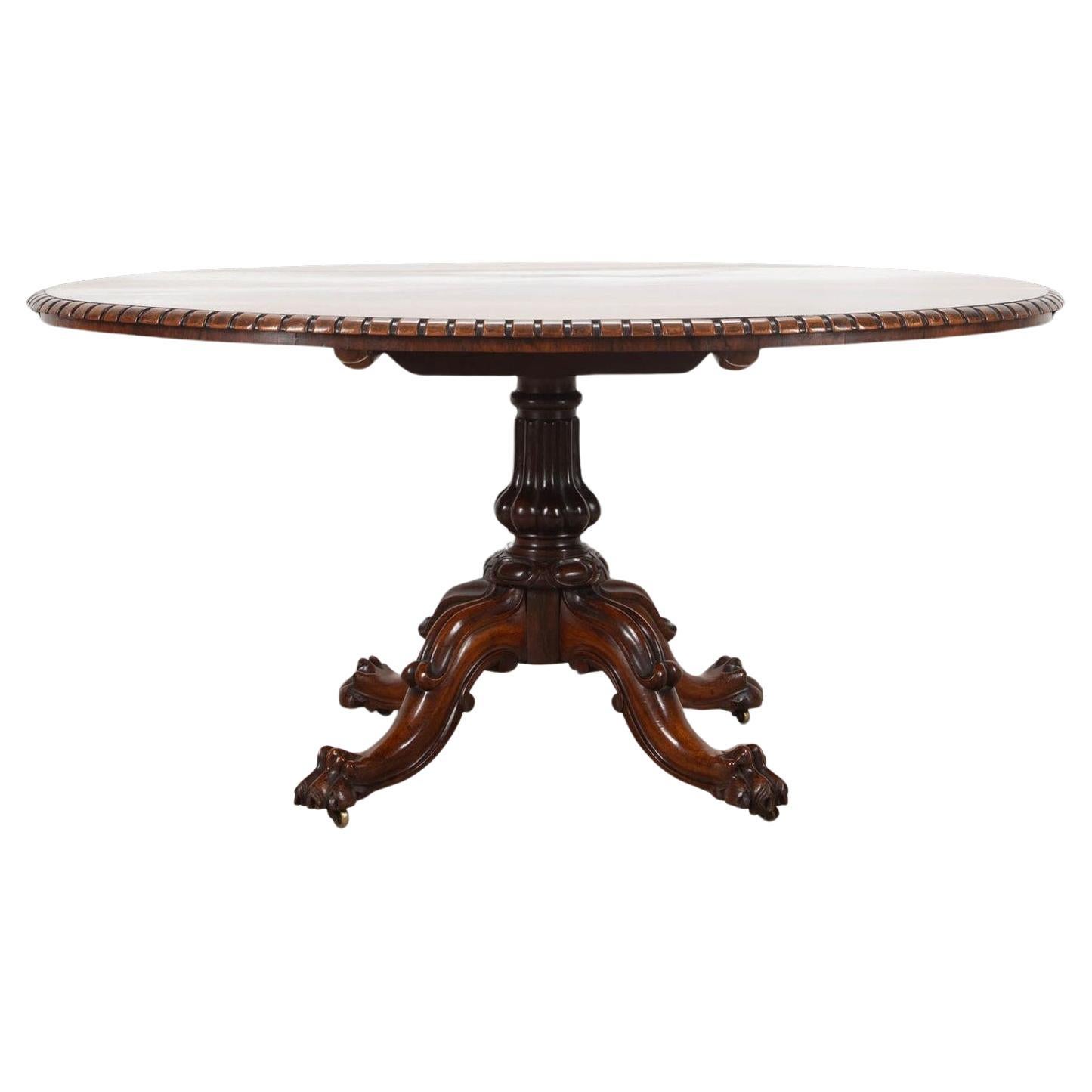 Table centrale ovale du 19e siècle