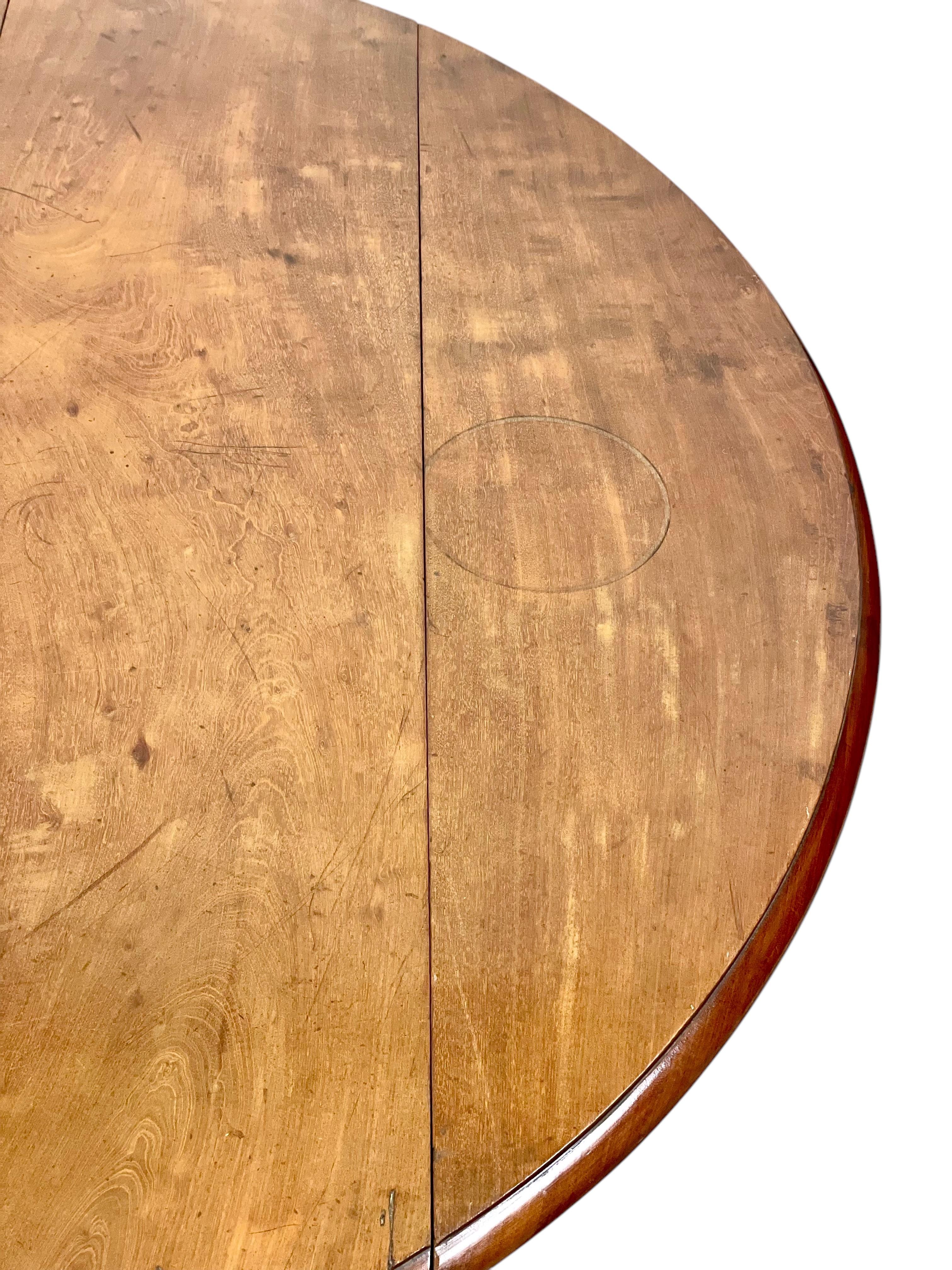 Table de salle à manger ovale du 19e siècle en vente 5